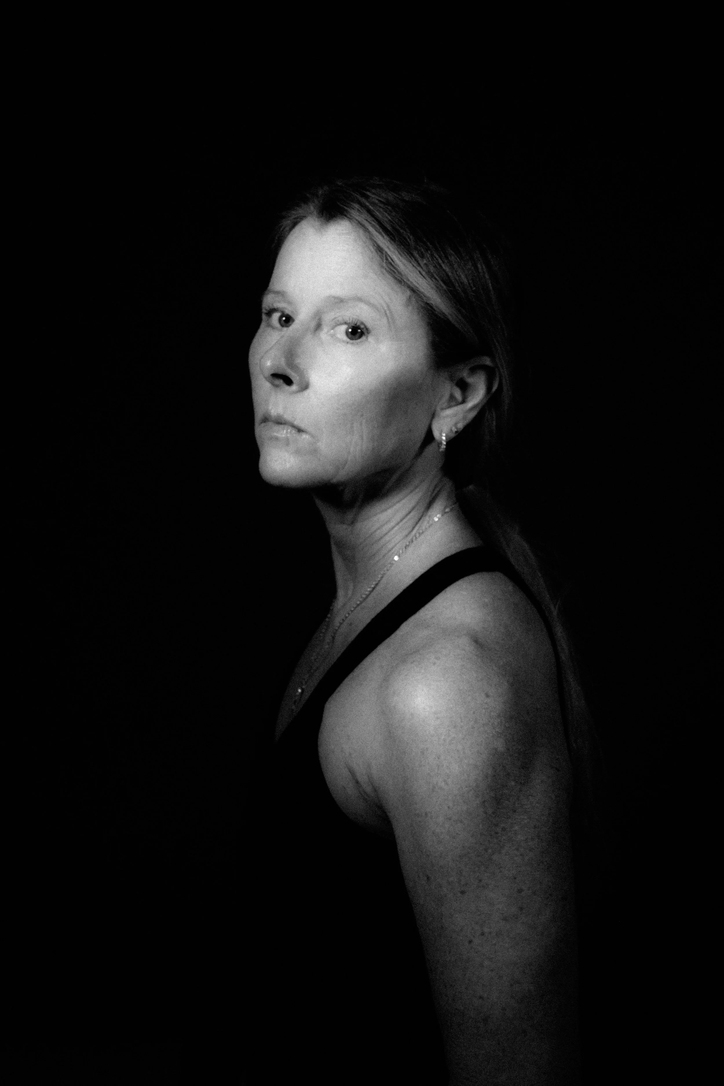 04172025 ZF ANDANA self port I am strength (2 of 18).jpg