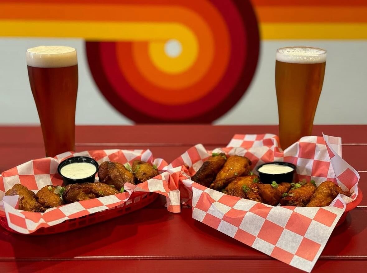 Ain&rsquo;t no thang like some half-priced Killer B&rsquo;s wings at Firehawk tonight! $5 pints too! Come through🍻