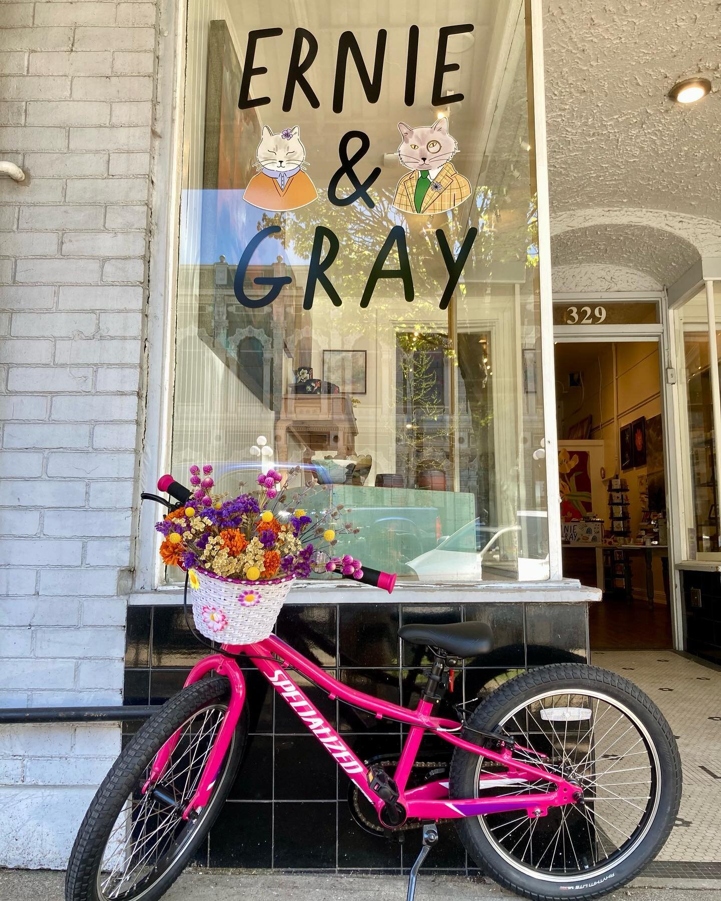 We&rsquo;re delighted to be partnering with some wonderful Salem businesses to celebrate Mother&rsquo;s Day this year! 🌸💕

Beginning May 1, whenever you spend at least $25 at @perle_skincare @ernieandgray @thehomesteadflowergarden or The Bike Peddl