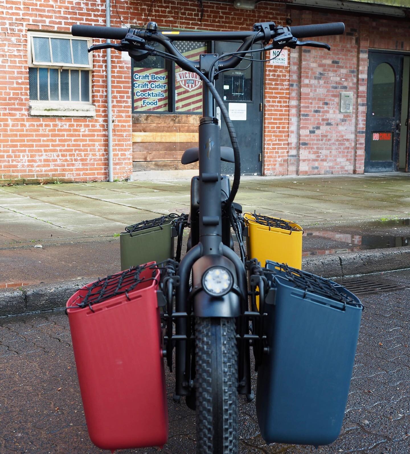 The Globe! Specialized&rsquo;s electric cargo bike! It is here and it is ready to be shopped! 🌎

The one-size-fits-most bike can be decked out with some very special accessories: multicolored panniers, a throttle (for a little extra assistance witho