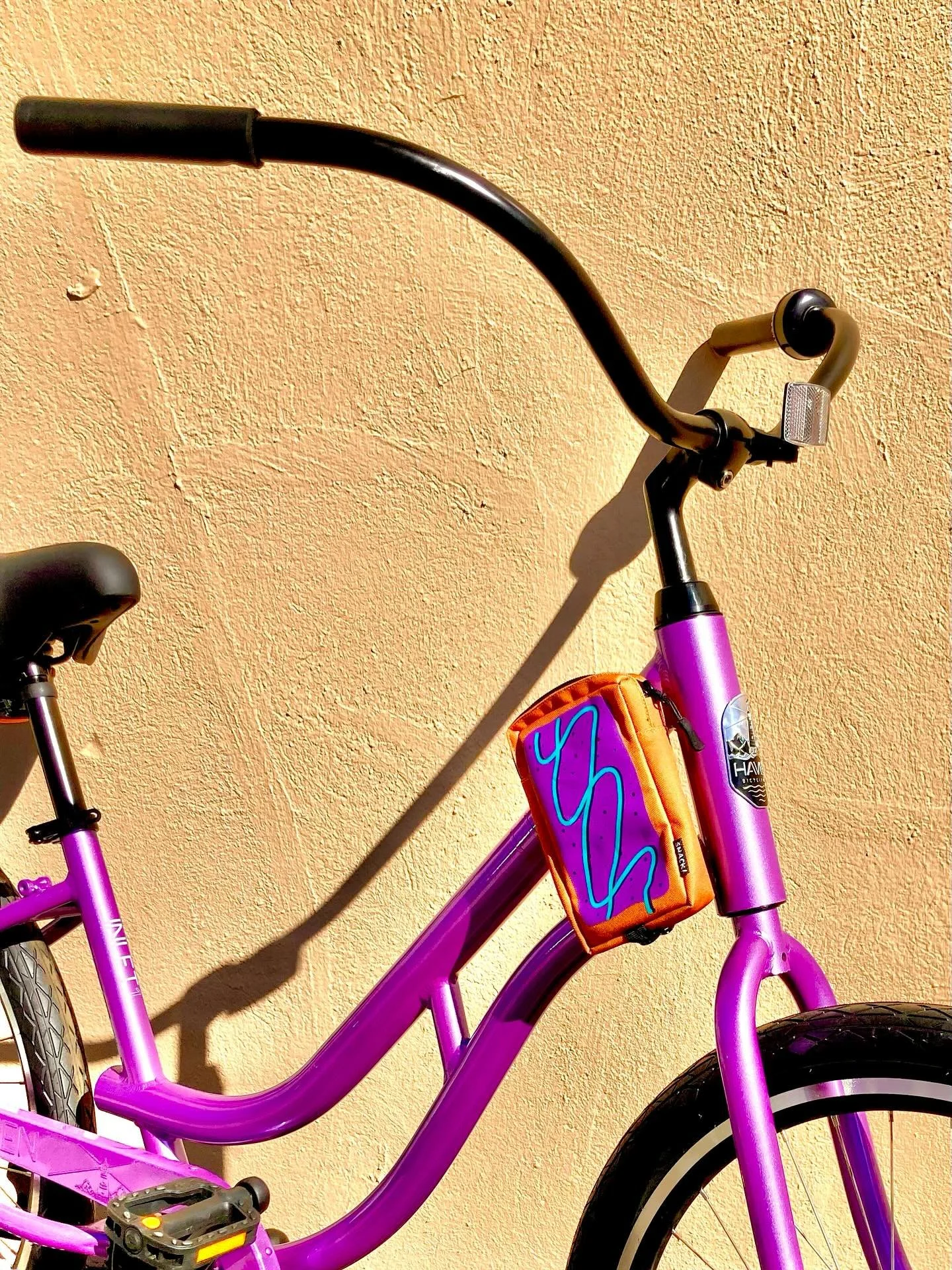 Anyone a fan of pop tarts? What about pop tarts and bicycles?!? Then we might have the perfect snack bag for you! Newly restocked on some fun bicycle bags from SNACK!, come by and check&rsquo;em out while supplies last 👀

Leave a comment with your f