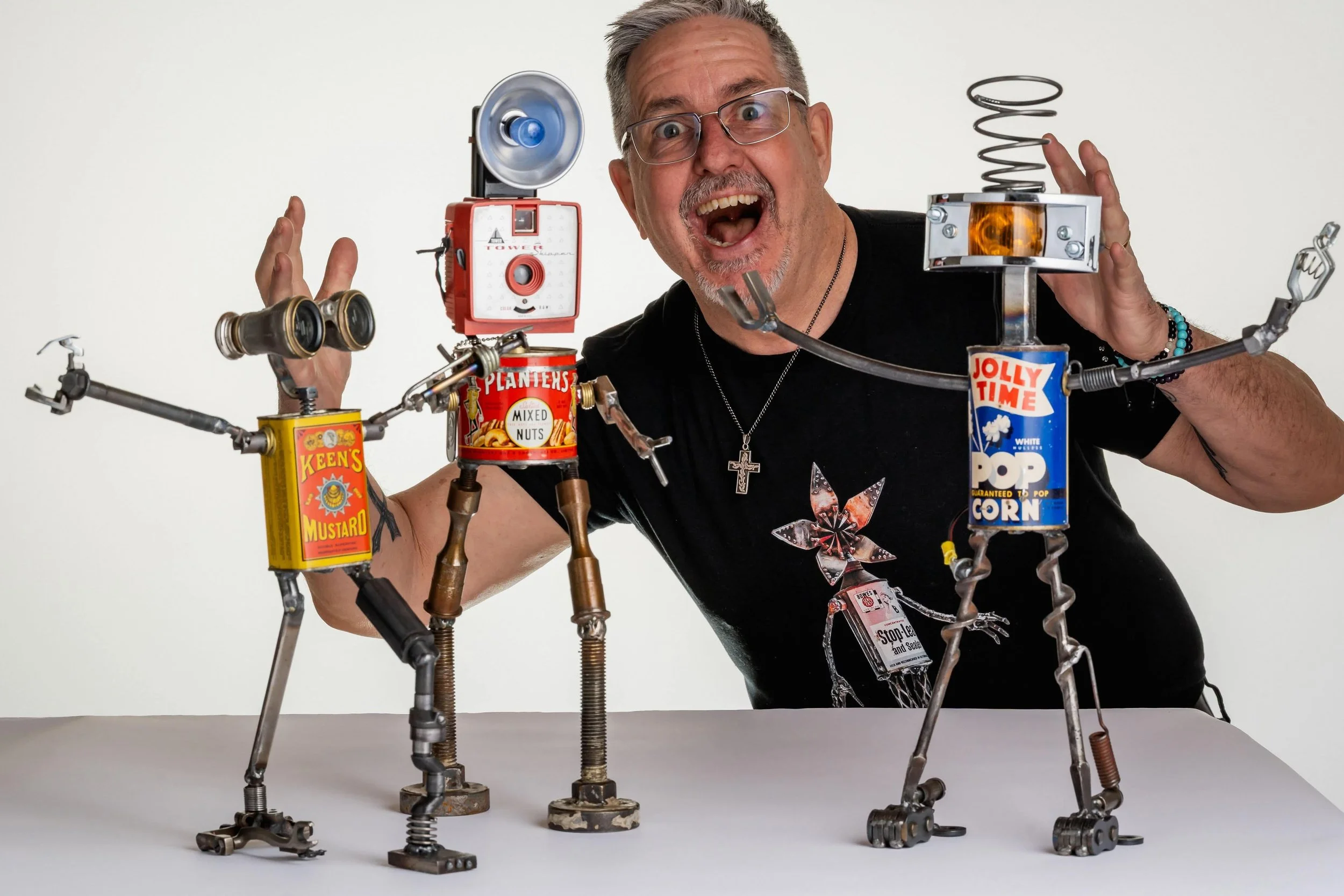 Mad Mike Studio68 Art + Metal