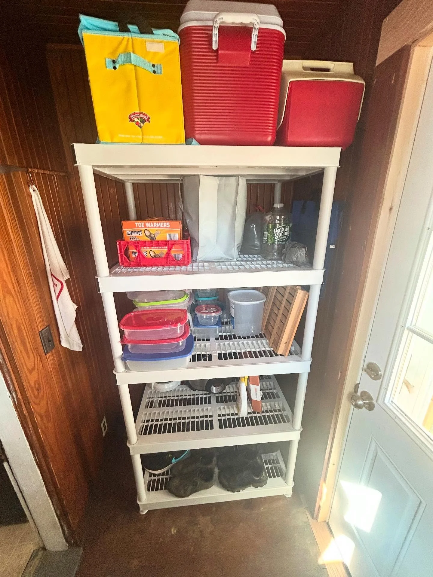 Quick little project during a session this morning! Setting up this shelf created clear categories for a high traffic area in the home and was able to hold kitchen storage ahead of a home renovation. 

🗑️ We also removed items for trash, donation, o