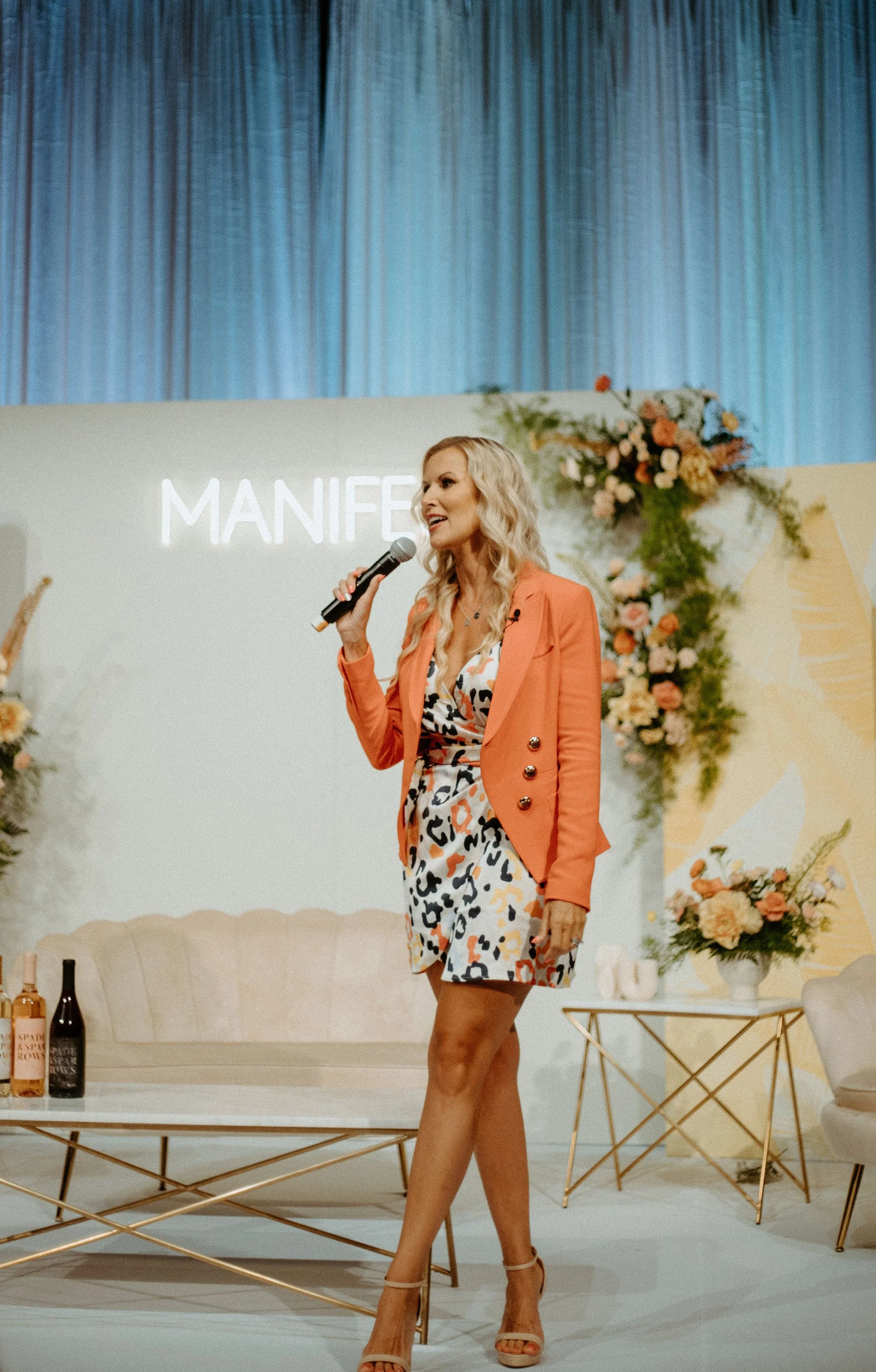 Lisa Webb on stage during the Manifest Tour