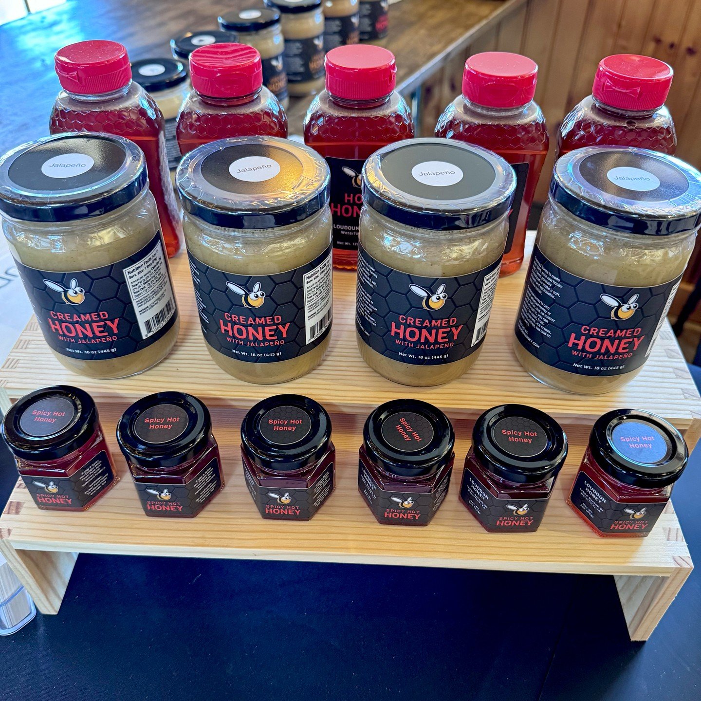 Come out of the wind and feel the warmth of the fireplace and the heat of our hot honeys all day today @mtdefiance cider barn in Middleburg. It&rsquo;s their annual holiday market today, with lots of vendors and tons of great gift ideas for everyone 