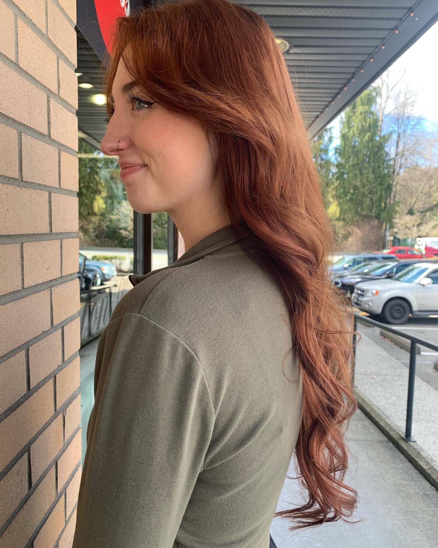 Swipe to see how we started! We took @tiffany.levers black hair and extensions to this beautiful copper gold🤍 
Work done by Vickie!

-
#hair#redhair#copperhair#newhair#haircut#hairsalon#salon#curles#curlyhair#extensions#transformation#lovemyhair#hai