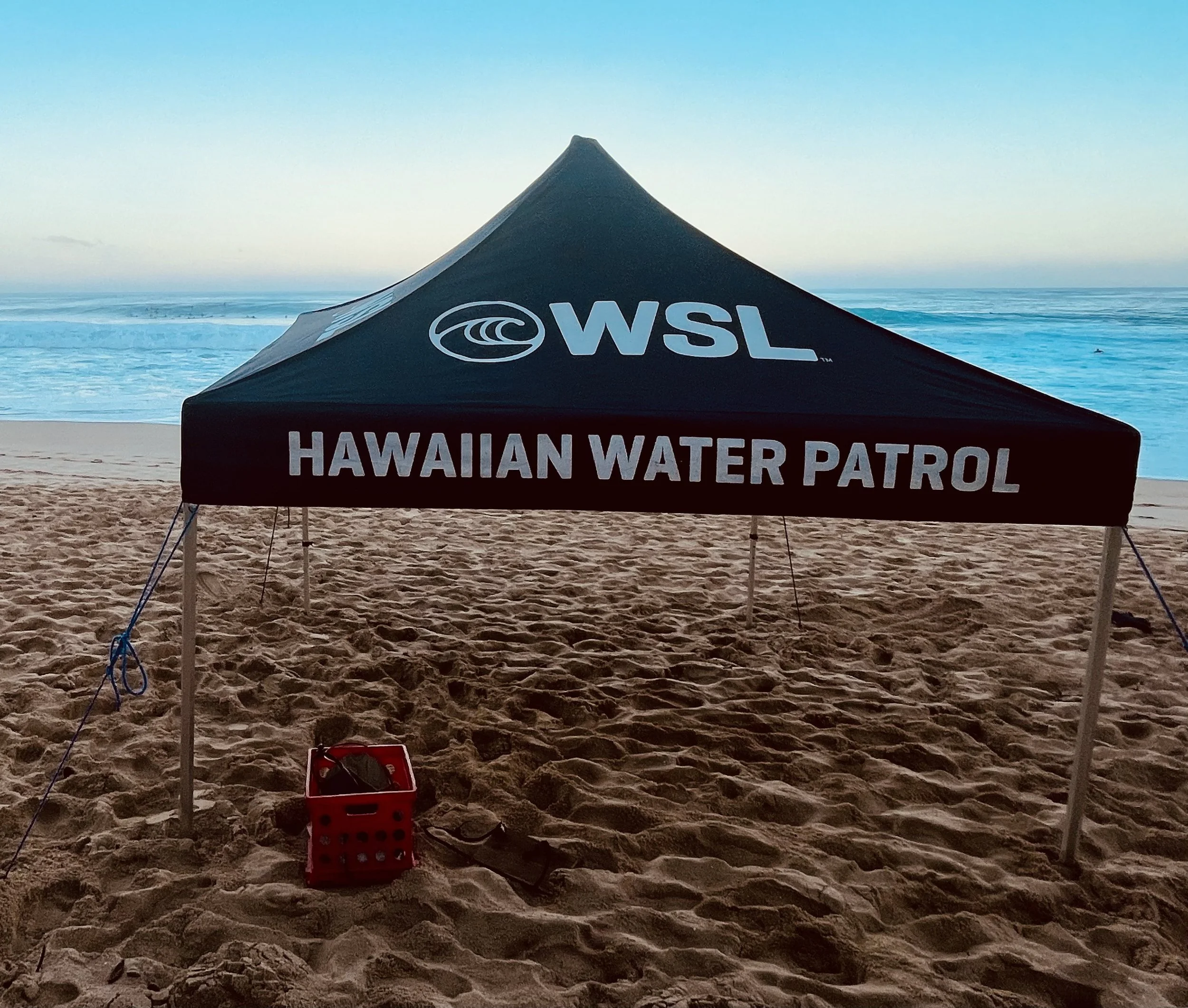 Banzai Pipeline: Ehukai Beach, Oahu, HI