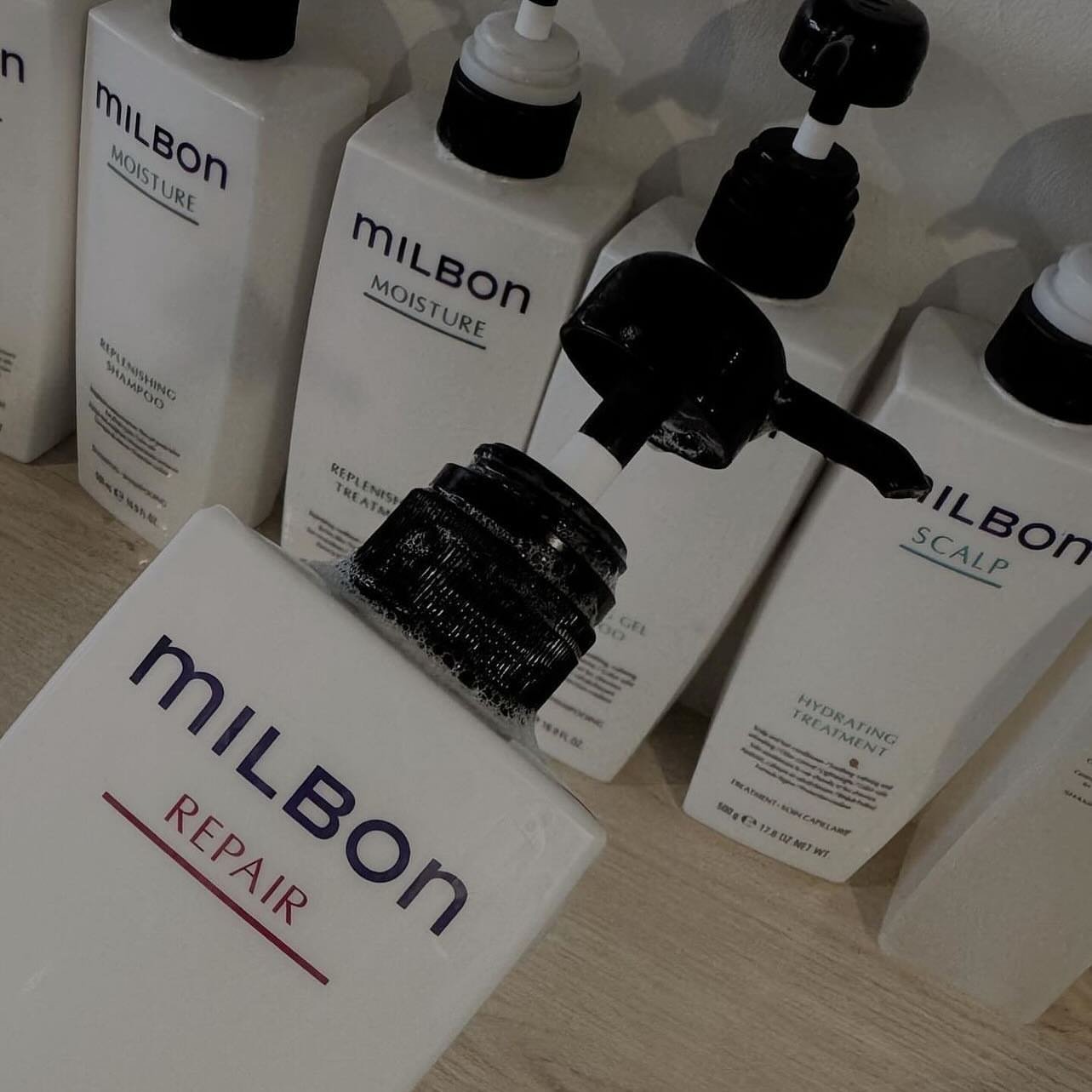 A product line that is fully WORTH the hype 🤌🏻 IYKYK. @milbonusa 

Do you use Milbon? 
Which ones your absolute favorite? Leave in the comments ✨⭐️🖤