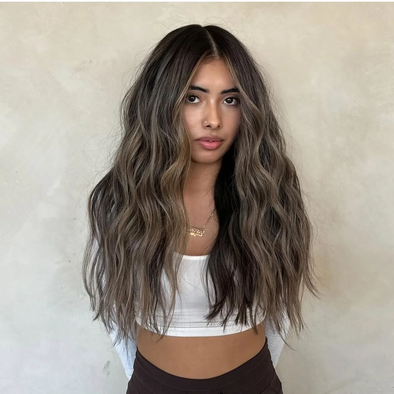 let&rsquo;s talk bronde! 

A perfect lived - in color that will last you 4-5 months. 
Drooling over all the brunettes that we&rsquo;ve been seeing this year. ✨ 

Hurry up and book with @colour.me.deee xx 
.
.
.
.
.
#redlandshairstylist #redlandsbalay