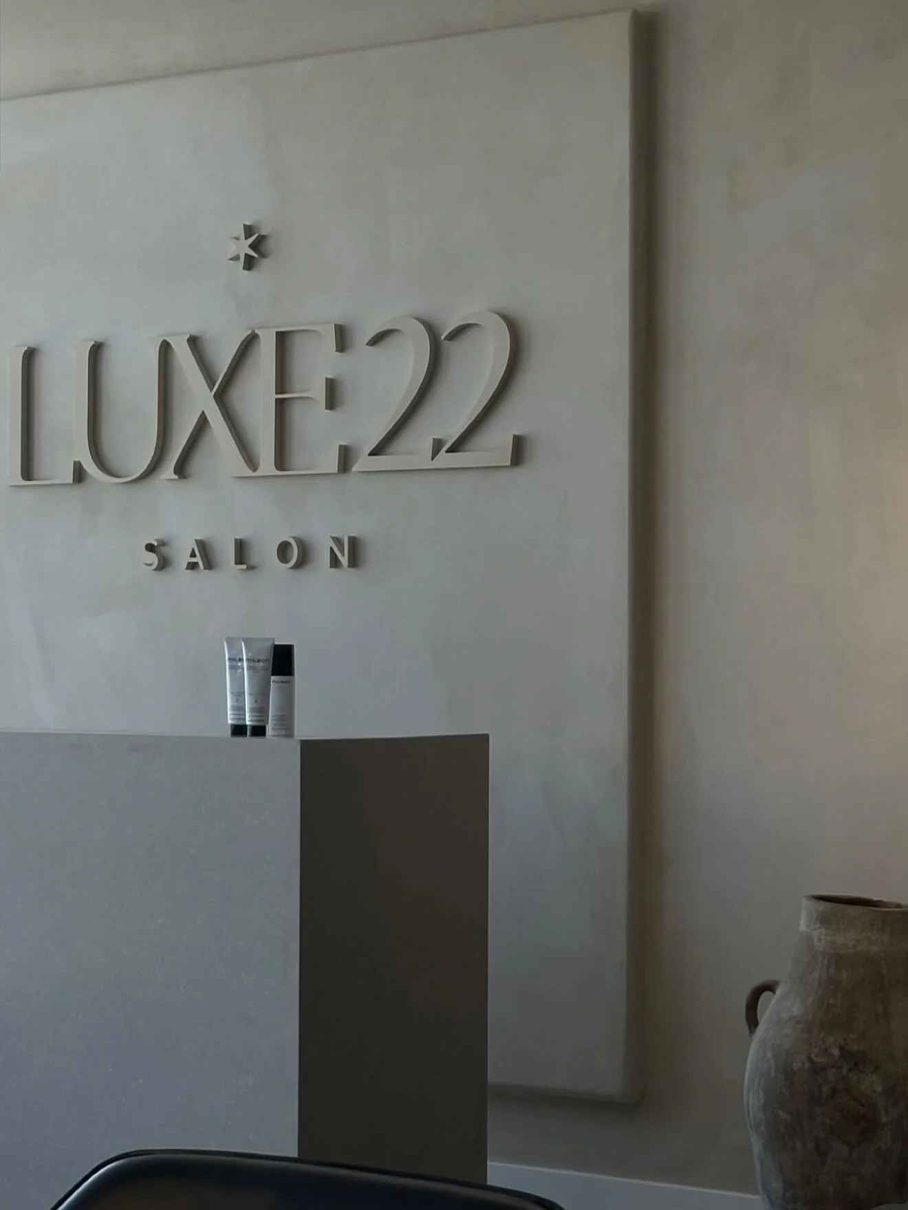 Why @luxe22salon ? ⭐️🤏🏼
.
.
.
.
.
.
#redlandshairstylist #redlandsbalayage #luxe22salon #redlandssalon #IEhairsalon #IEluxuryhairsalon #OChairstylist #LAhairstylist #redlandsbusiness #ranchohairstylist #banninghairstylist #palmspringshairstylist #r