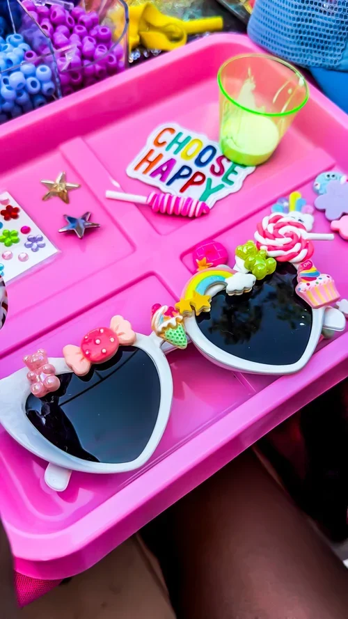 Houston arts and crafts party crafts and confetti 5.webp