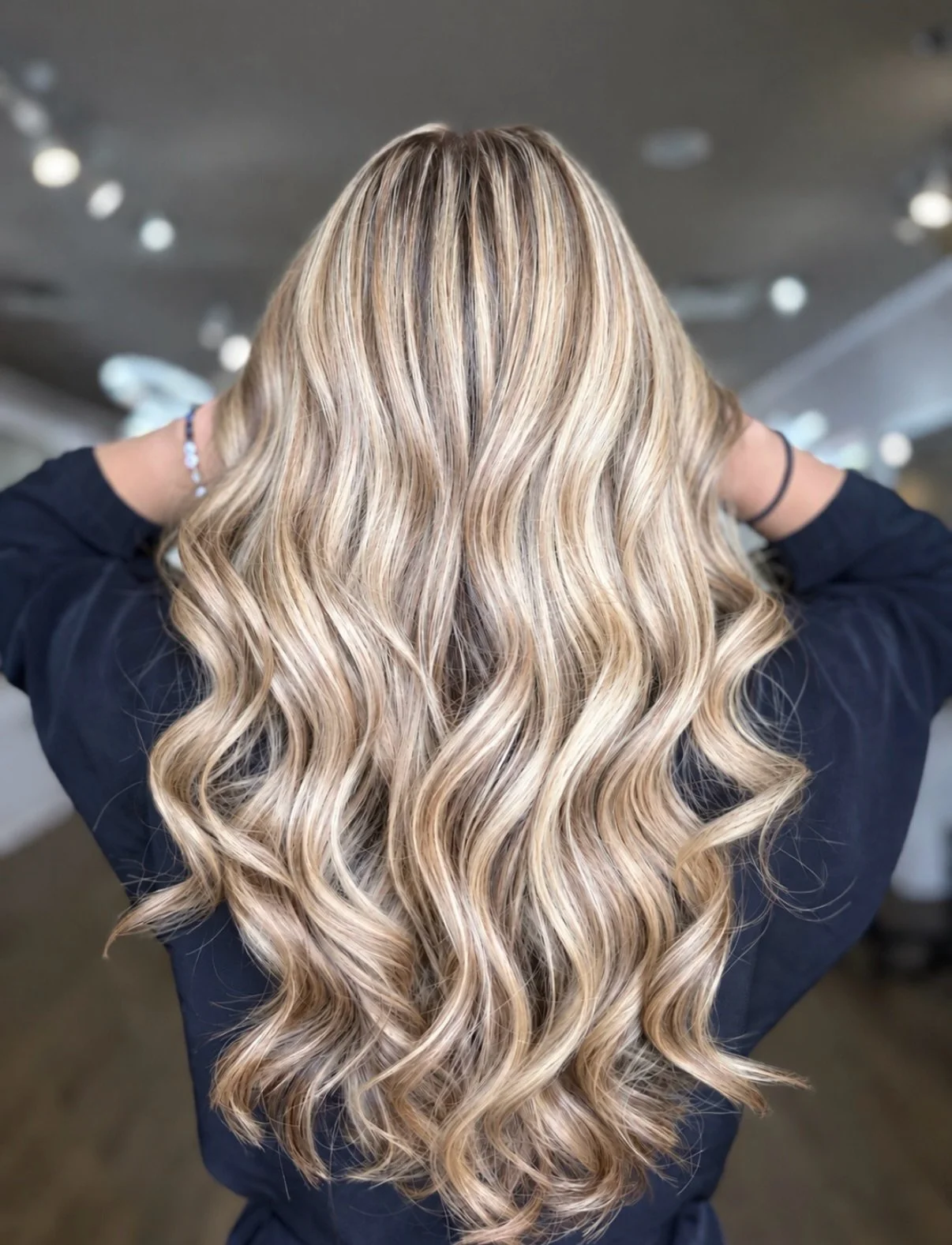 ✨ Blonde perfection, one strand at a time! ✨

Beautifully blended blonde tones, bright creamy highlights, and effortless waves. 🤍 This gorgeous blonde is all about brightness, shine, and a flawless finish!

Because every blonde deserves to shine! 💫