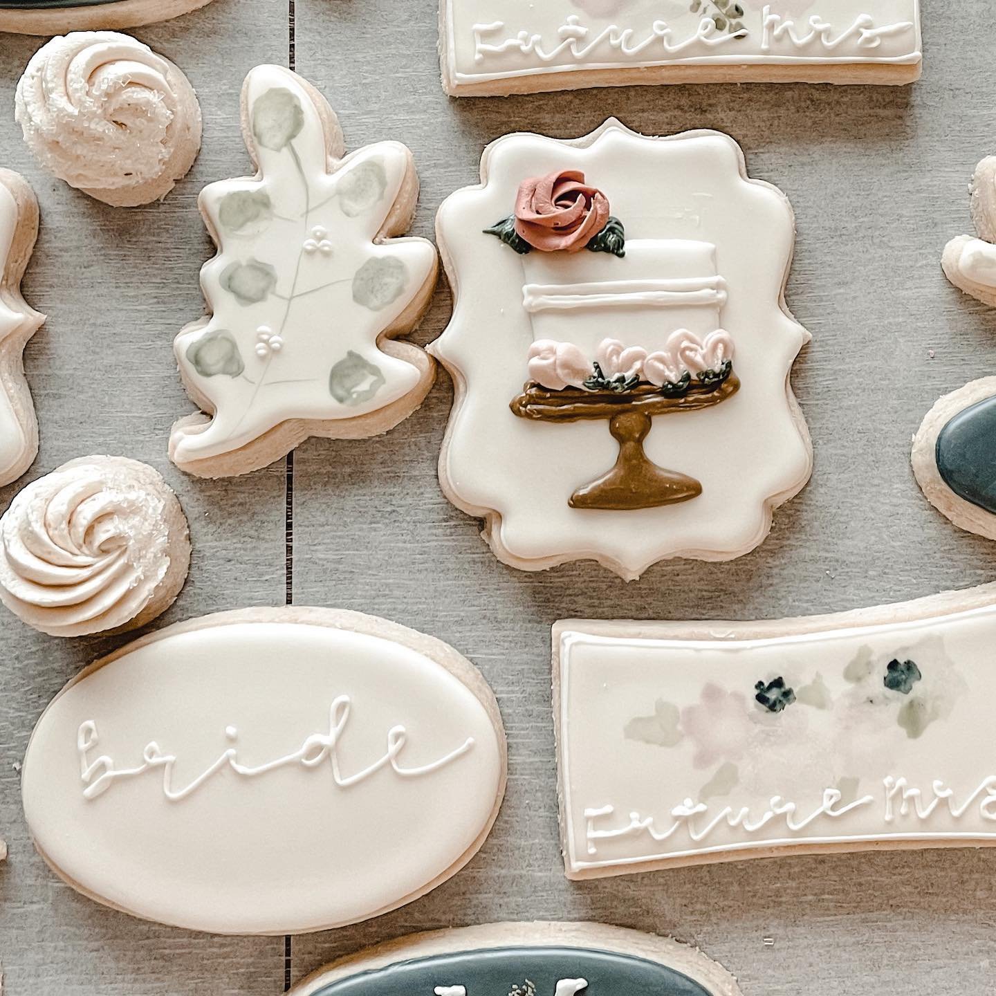 MH_Cookie_Shoppe_Northern_Kentucky_Engagement_Custom_Design_Cookies_05.jpeg