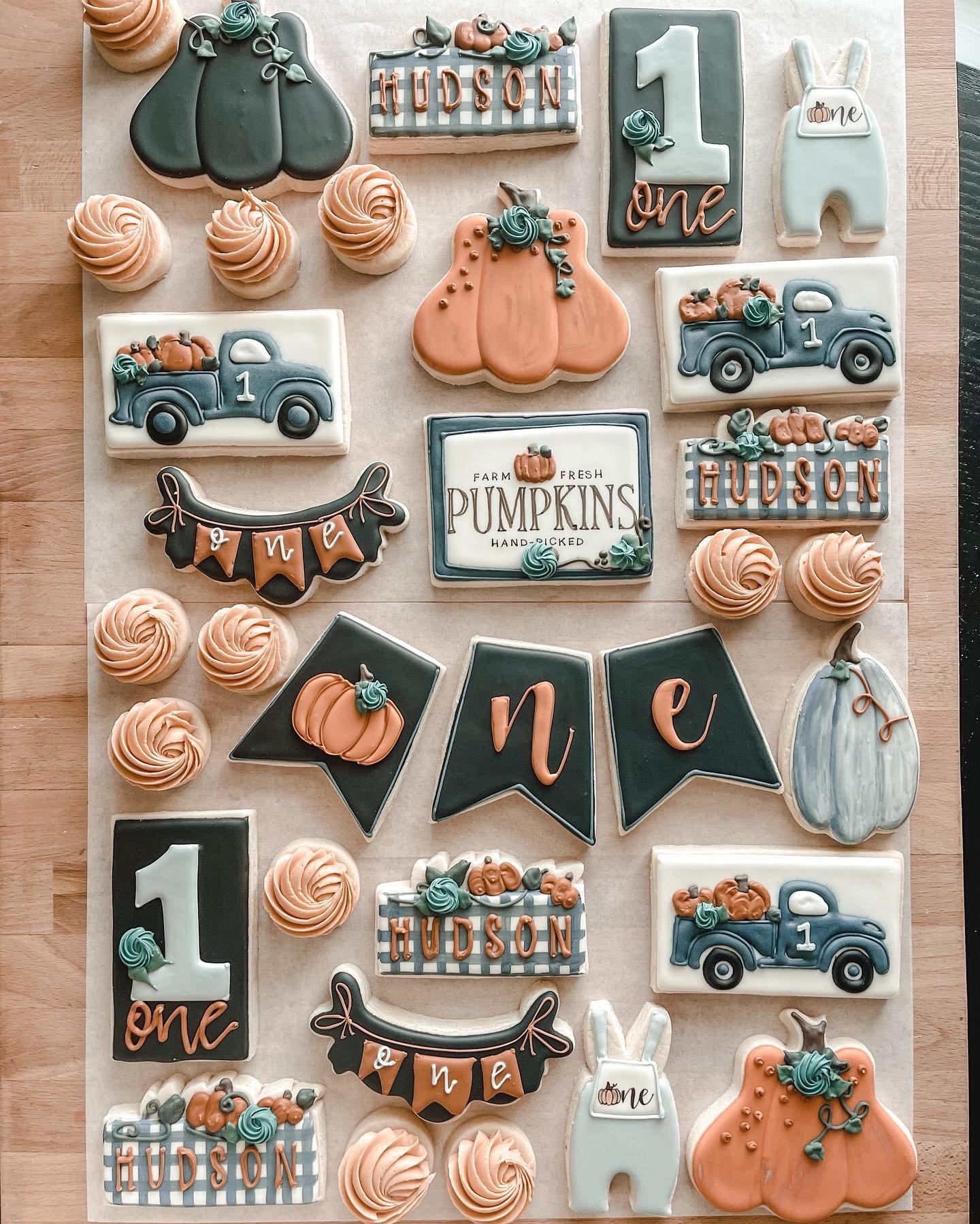 MH-Cookie-Shoppe-First-Birthday-Cookies-Pumpkins-and-Plaid-01.jpeg