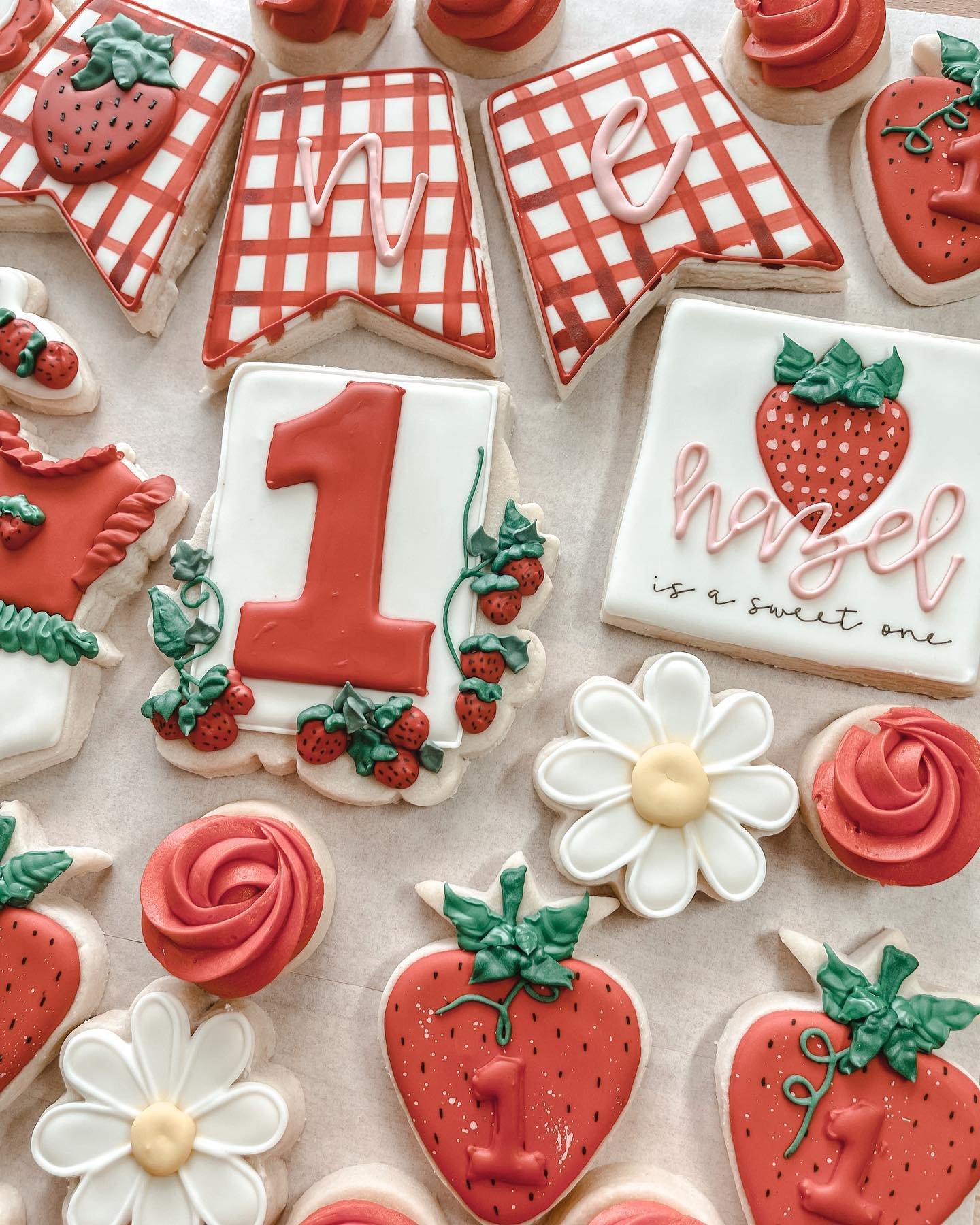 MH-Cookie-Shoppe-First-Birthday-Cookies-Strawberry-Theme-09.jpeg