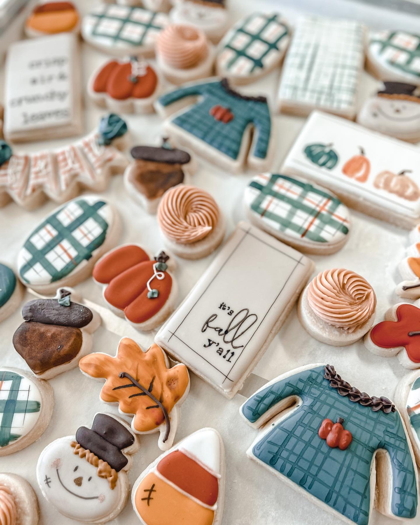 MH-Cookie-Shoppe-Fall-Design-custom-cookies04.jpeg
