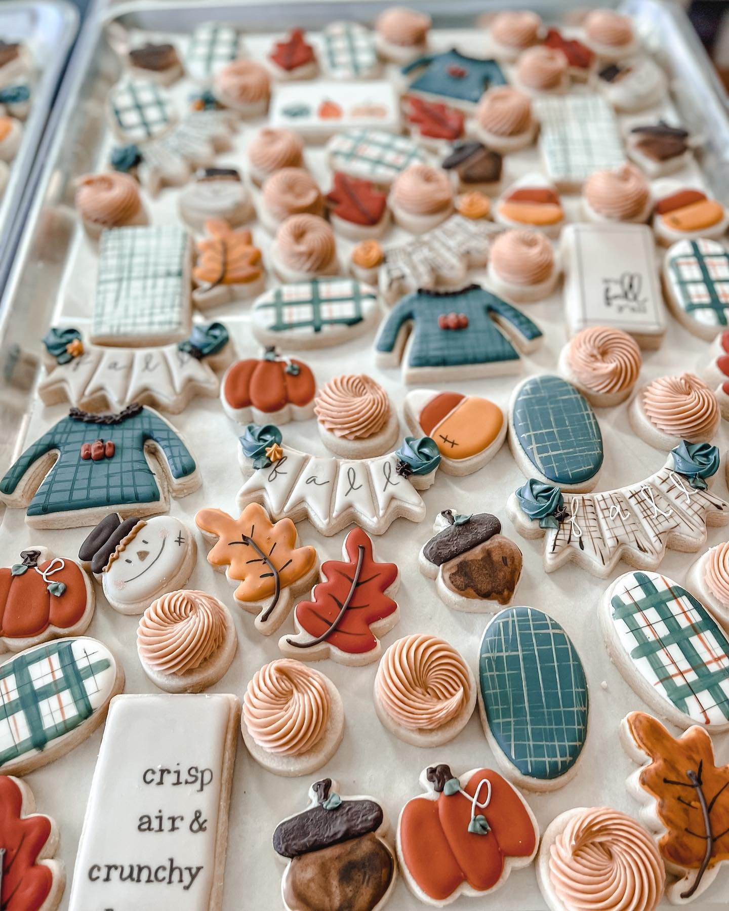 MH-Cookie-Shoppe-Fall-Design-custom-cookies06.jpeg