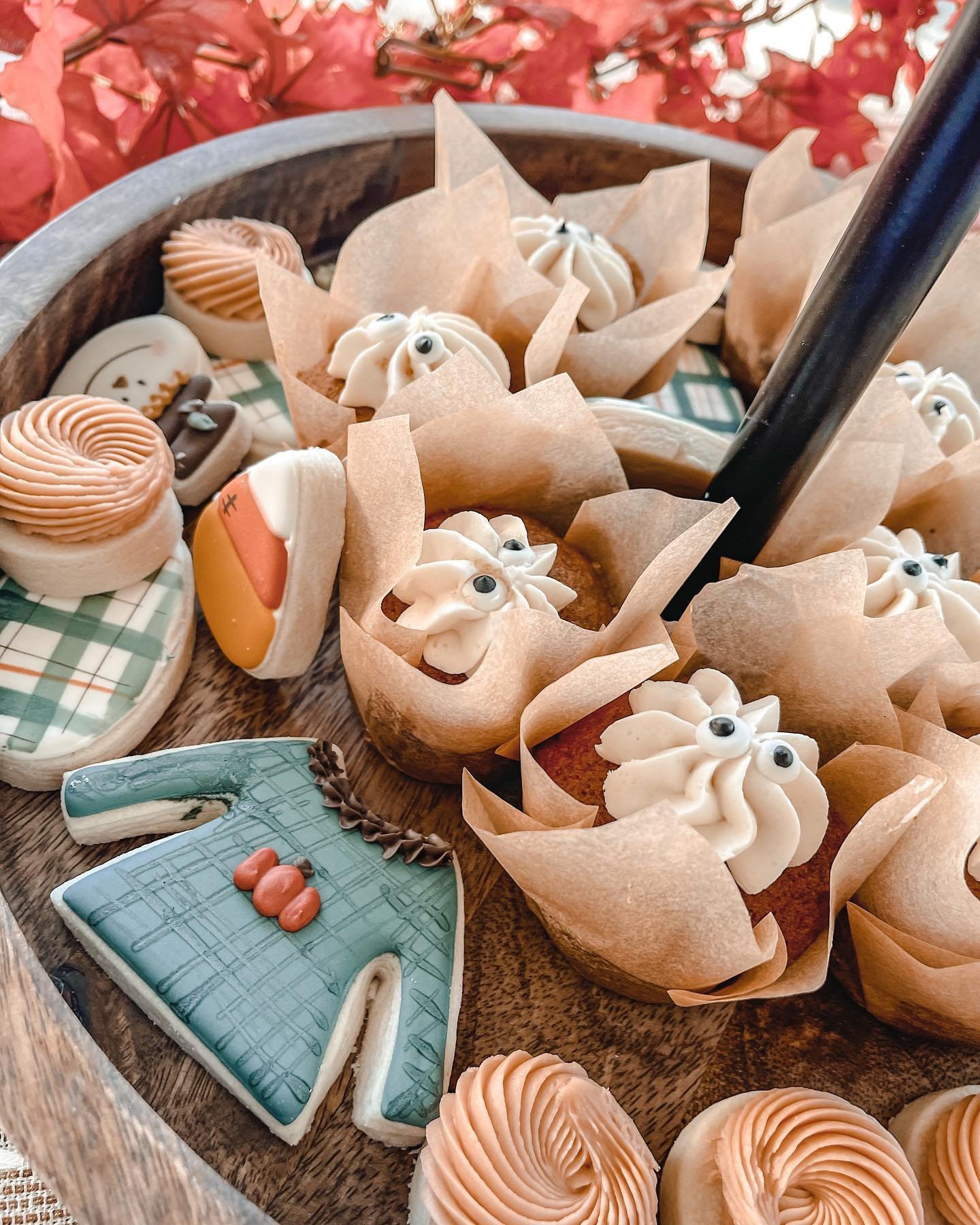 MH-Cookie-Shoppe-Fall-Design-custom-cookies09.jpeg