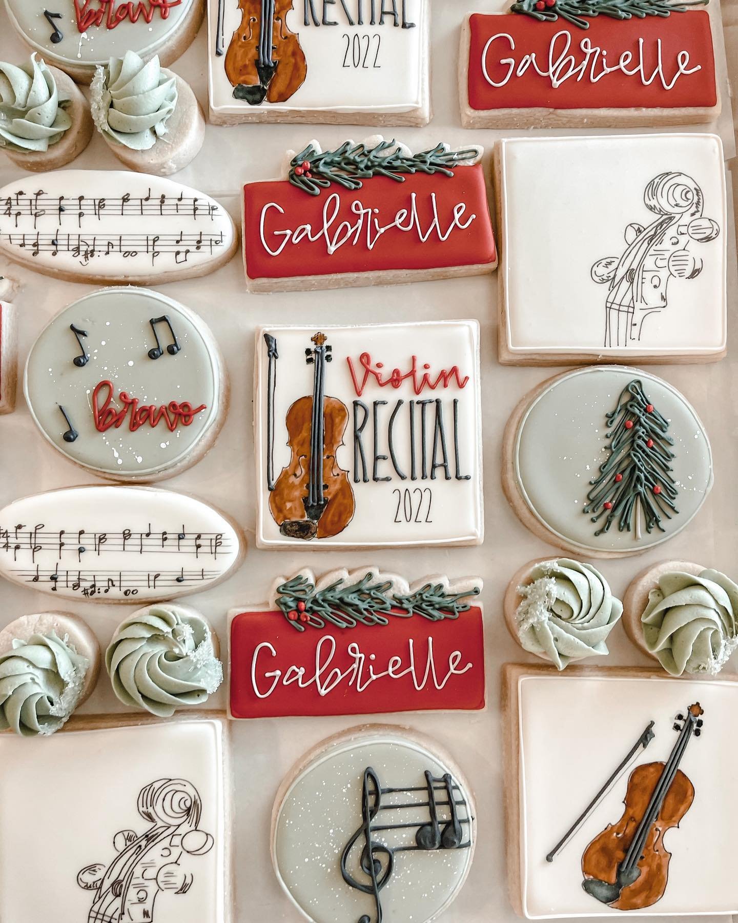 MH-Cookie-Shoppe-Christmas-violin-recital-custom-design-cookies07.jpeg