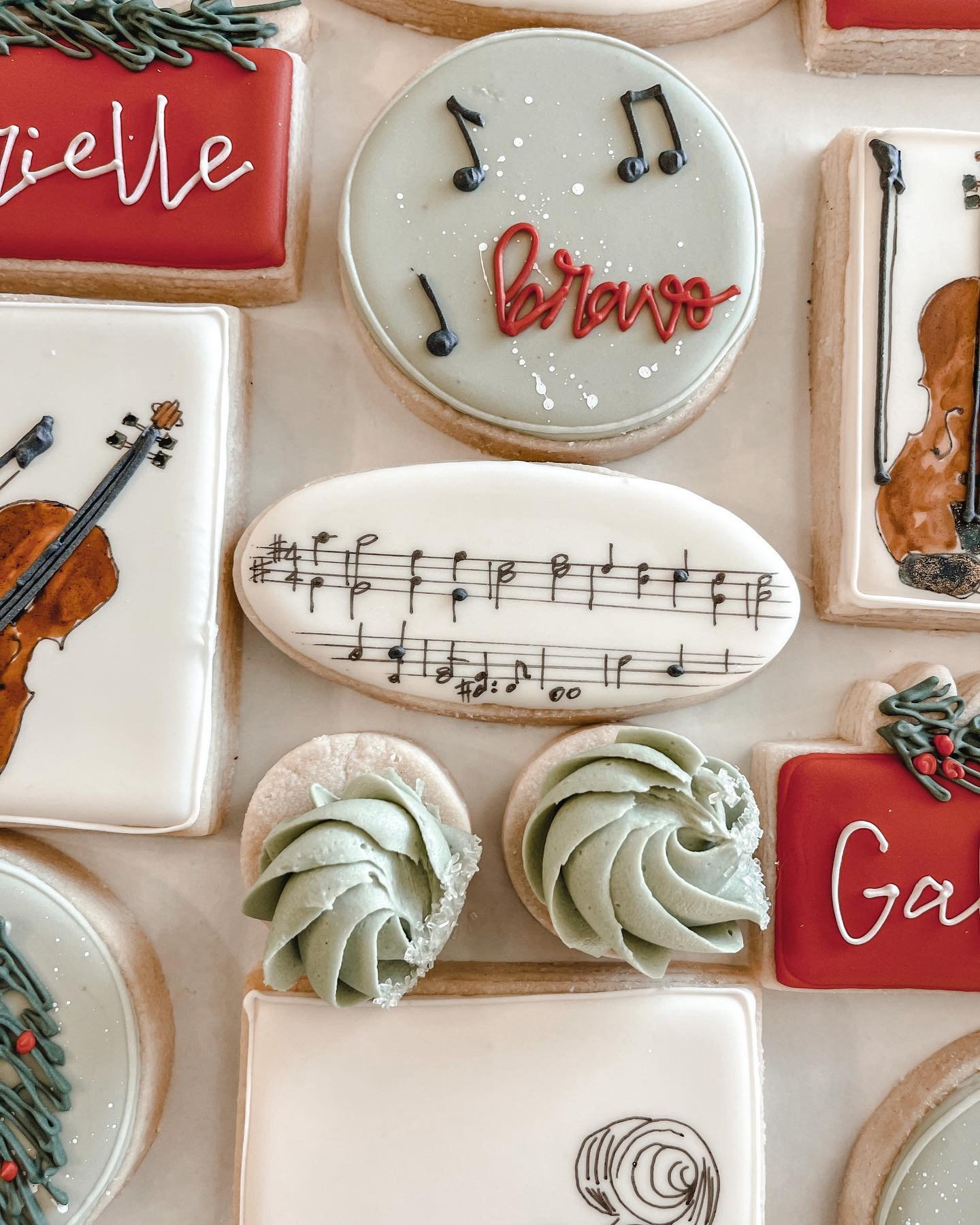 MH-Cookie-Shoppe-Christmas-violin-recital-custom-design-cookies10.jpeg