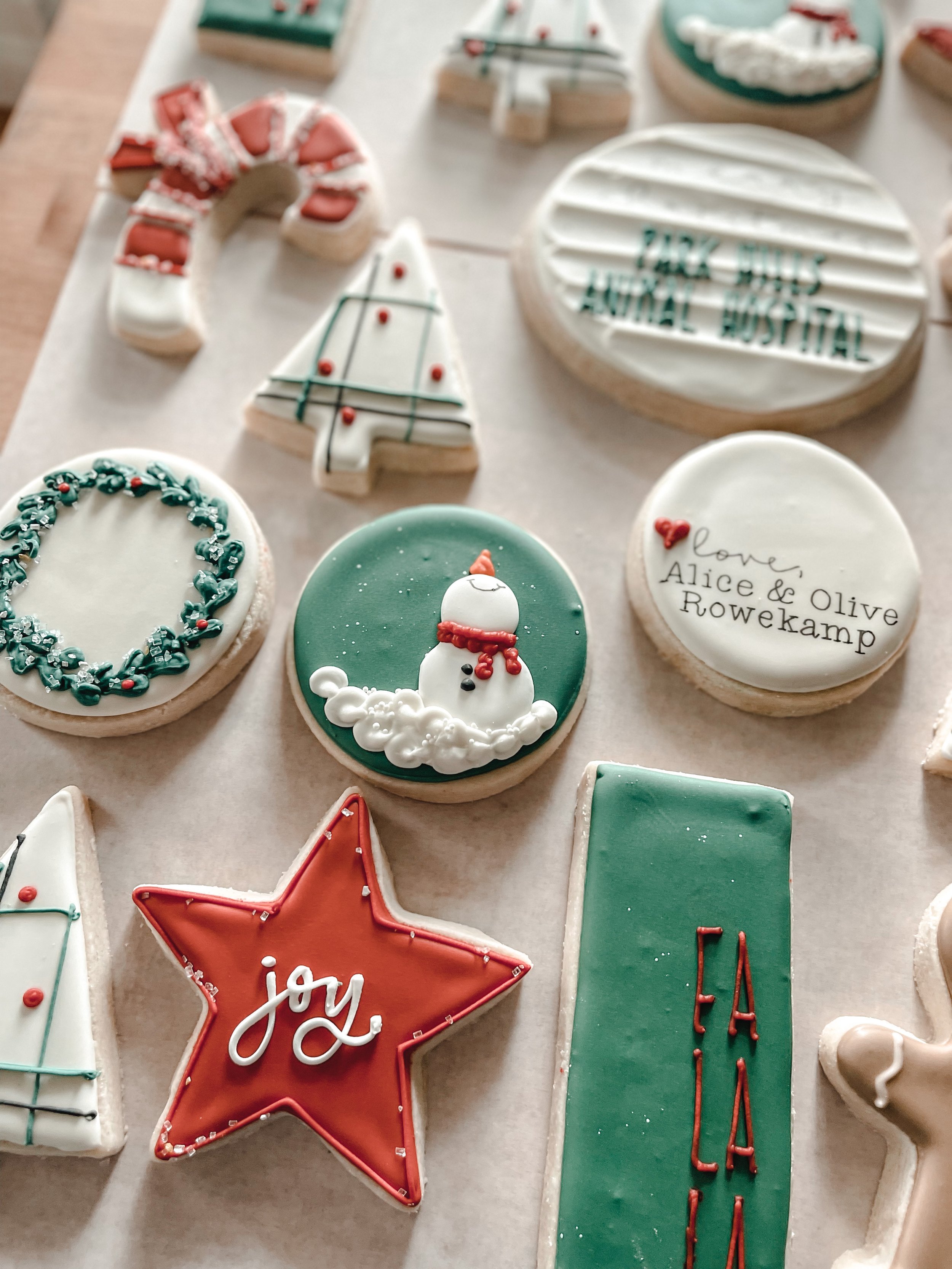 MH-Cookie-Shoppe-Christmas-decorated-cookies-custom-design-cookies07.JPG