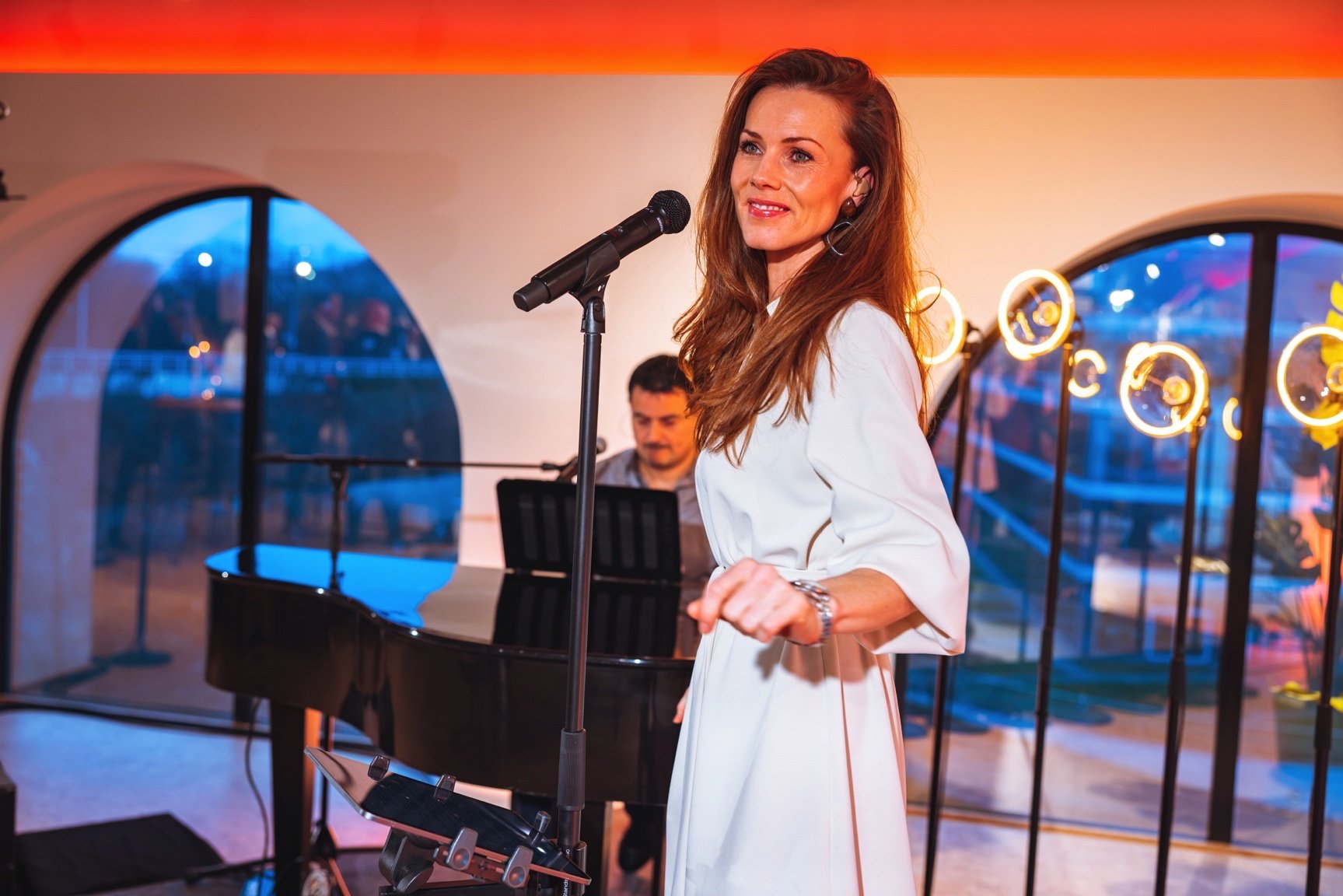 Esther+Sels+live+muziek+receptie+met+piano.jpg
