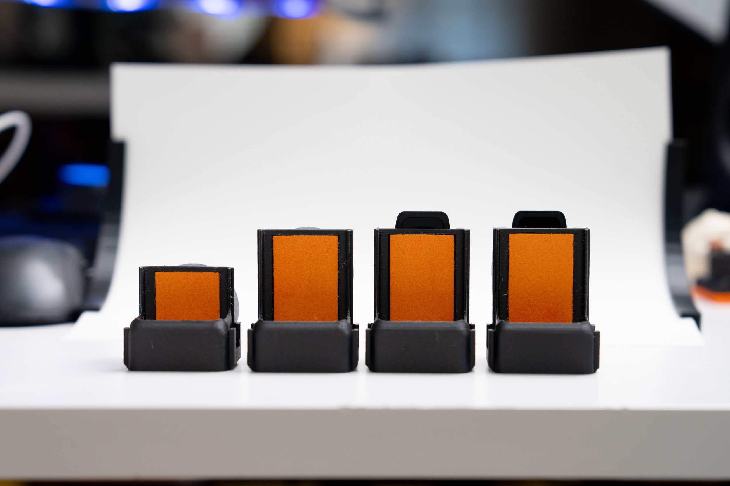 MagDock Expand Grip for uni SD 4.0 UHSII Card Reader