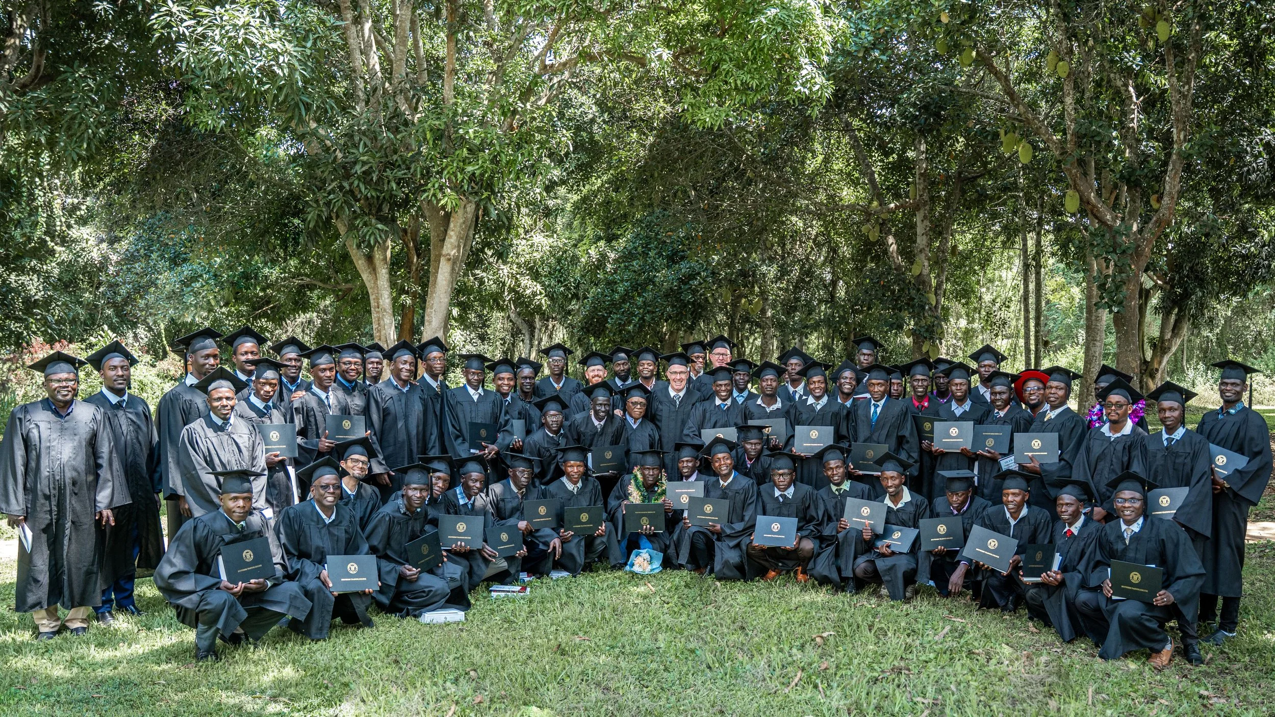 Graduands group photo.