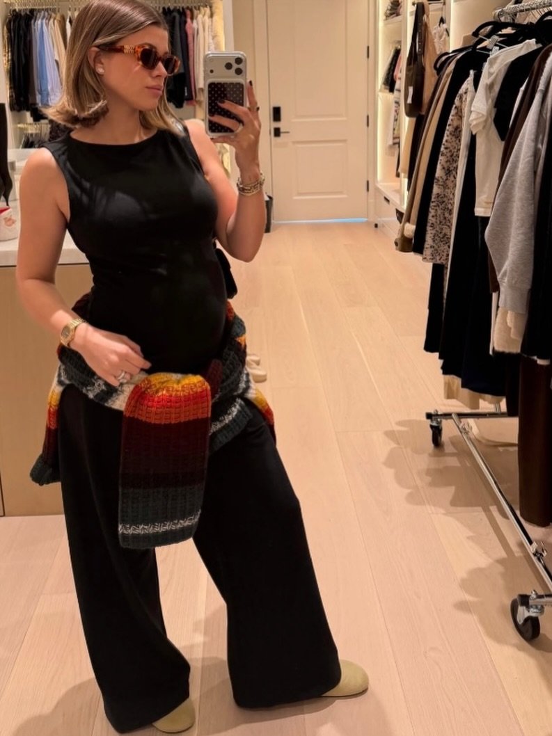 @sofiagrainge wears @artlessforever