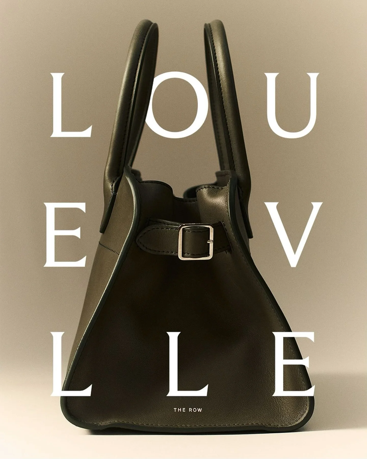 Borrow the runway. 
An invite-only platform for sharing exceptional wardrobes.