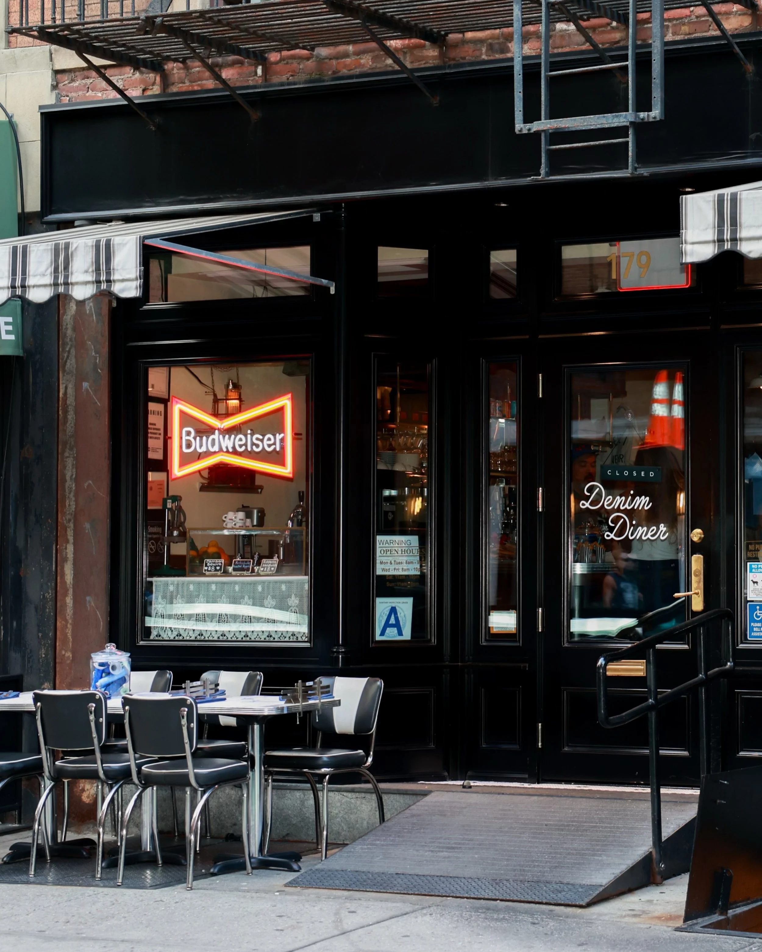@abbode x @abercrombie hosted a dinner to celebrate the launch of their iconic collaboration in true NYC fashion at none other than Revelie Diner.

From custom denim napkins to matchboxes to local ice cream from @crosbystcreamery, every detail made t