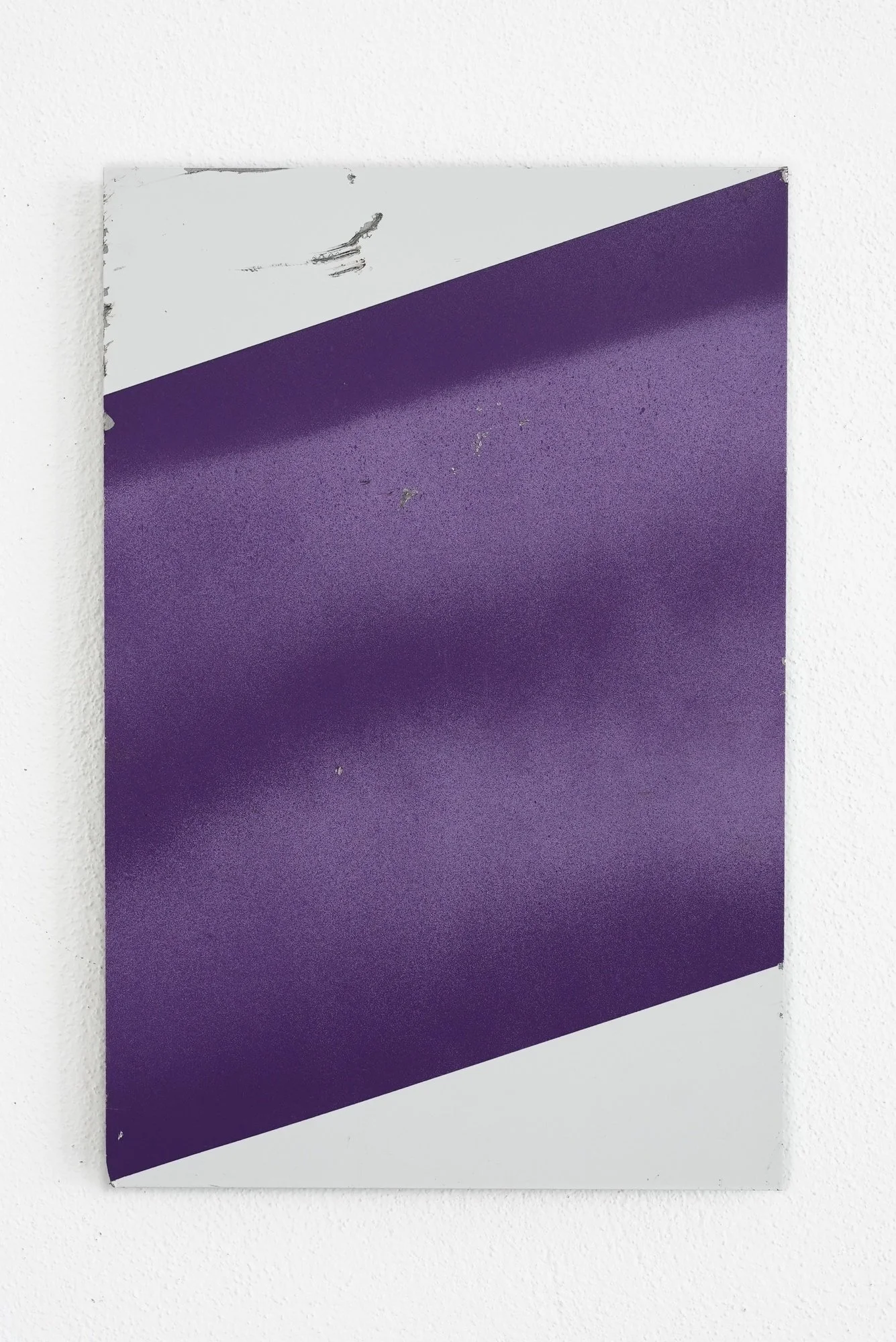 New disaster, 2023  
From the ,Banger Series’  
Enamel paint on aluminium  
45 x 30 cm