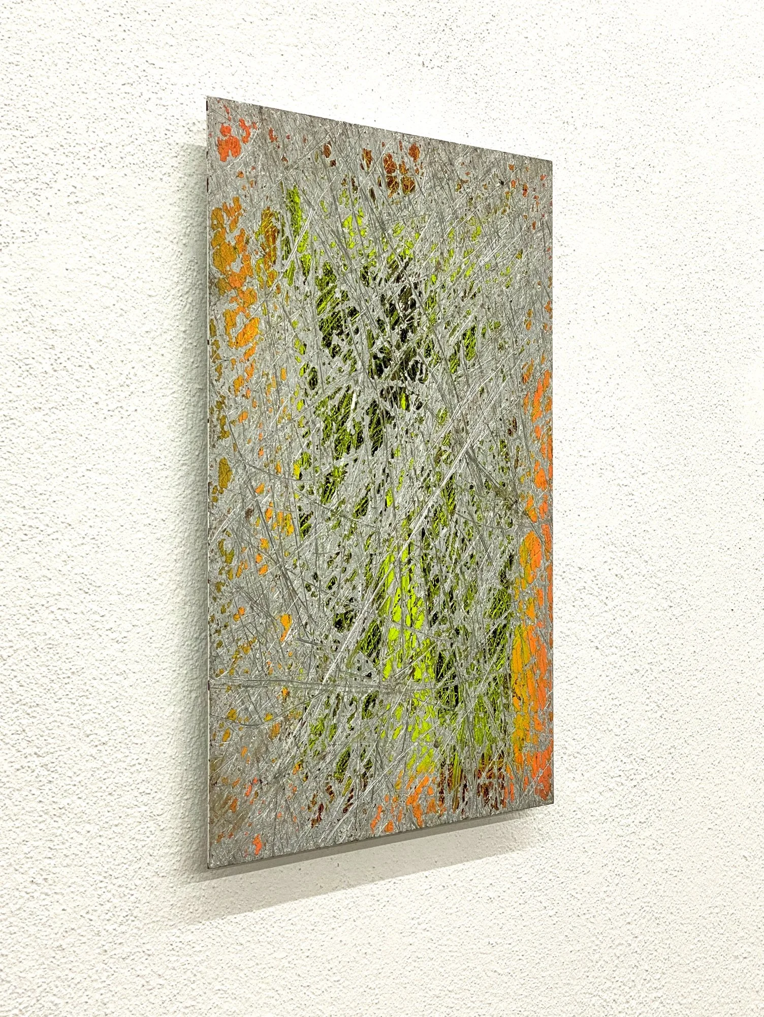 Rise again, 2020  
Enamel paint on aluminium  
45 x 30 cm