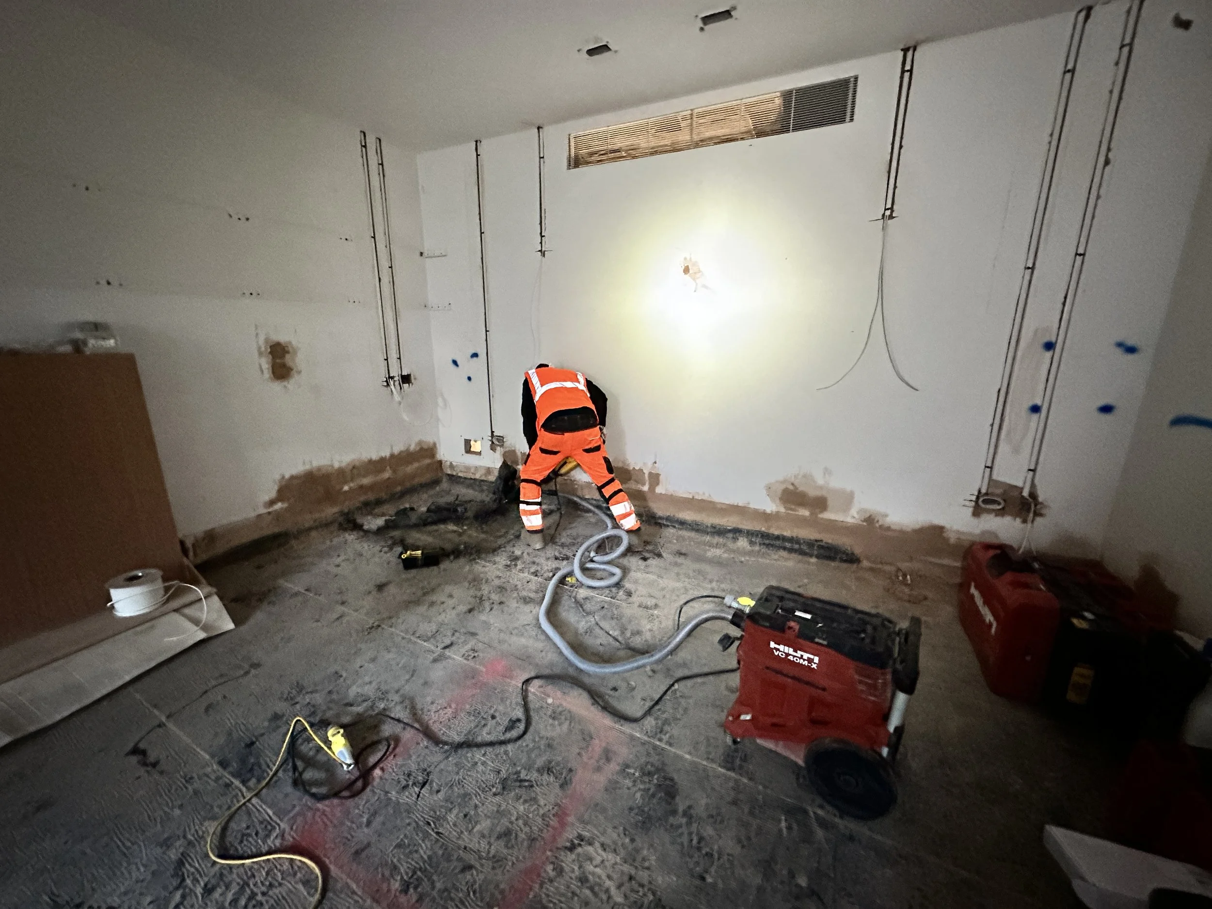 01-floor-scraping-in-progress.jpg