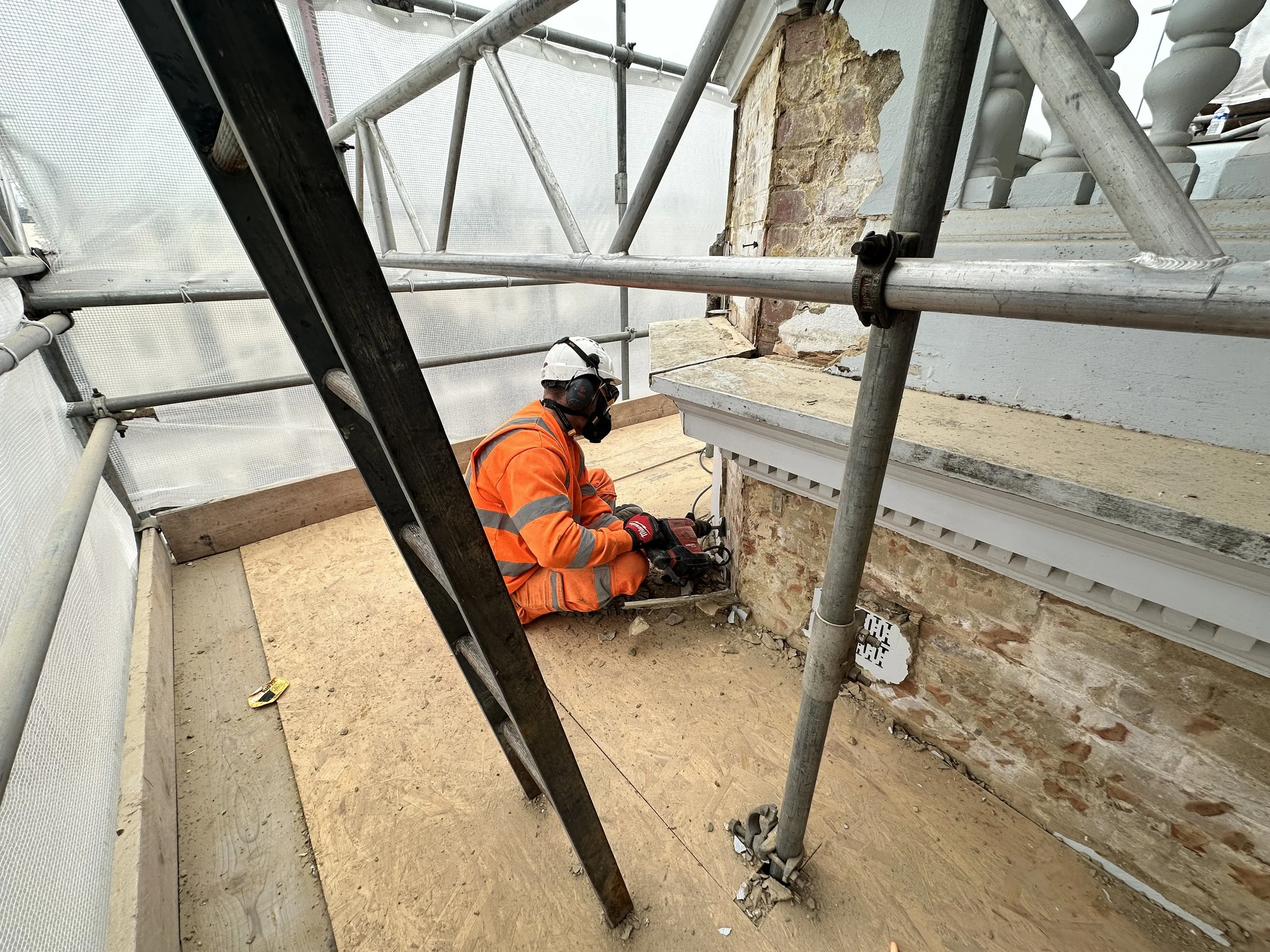 08-scaffold-demolition-work.jpg