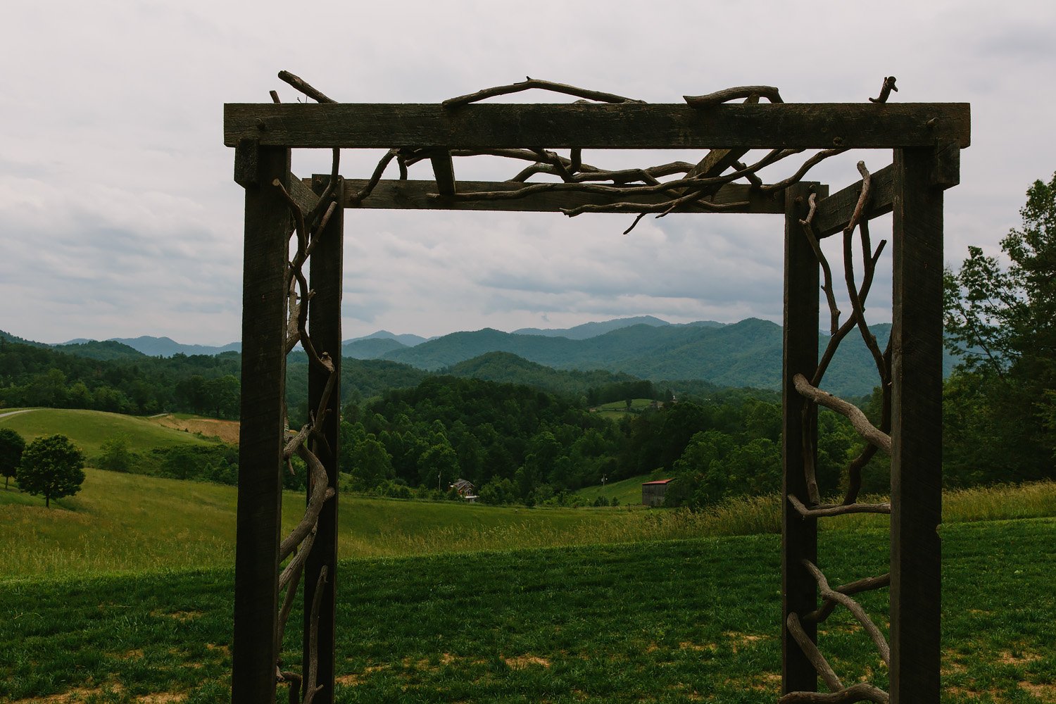 Jeremy-Russell-Asheville-Ridge-Venue-Wedding-17-013.jpg