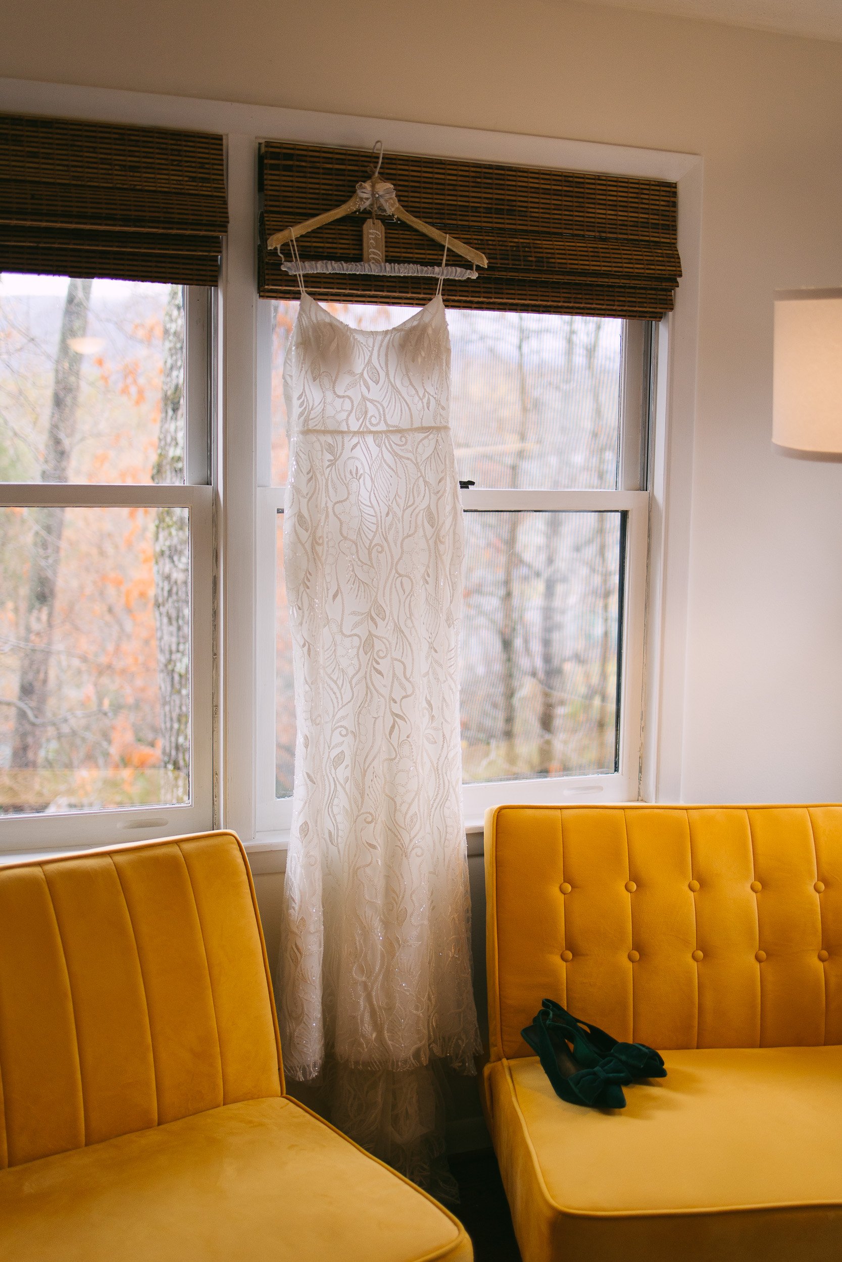 JeremyRussell-The-Venue-Wedding-Asheville-221105-02.jpg