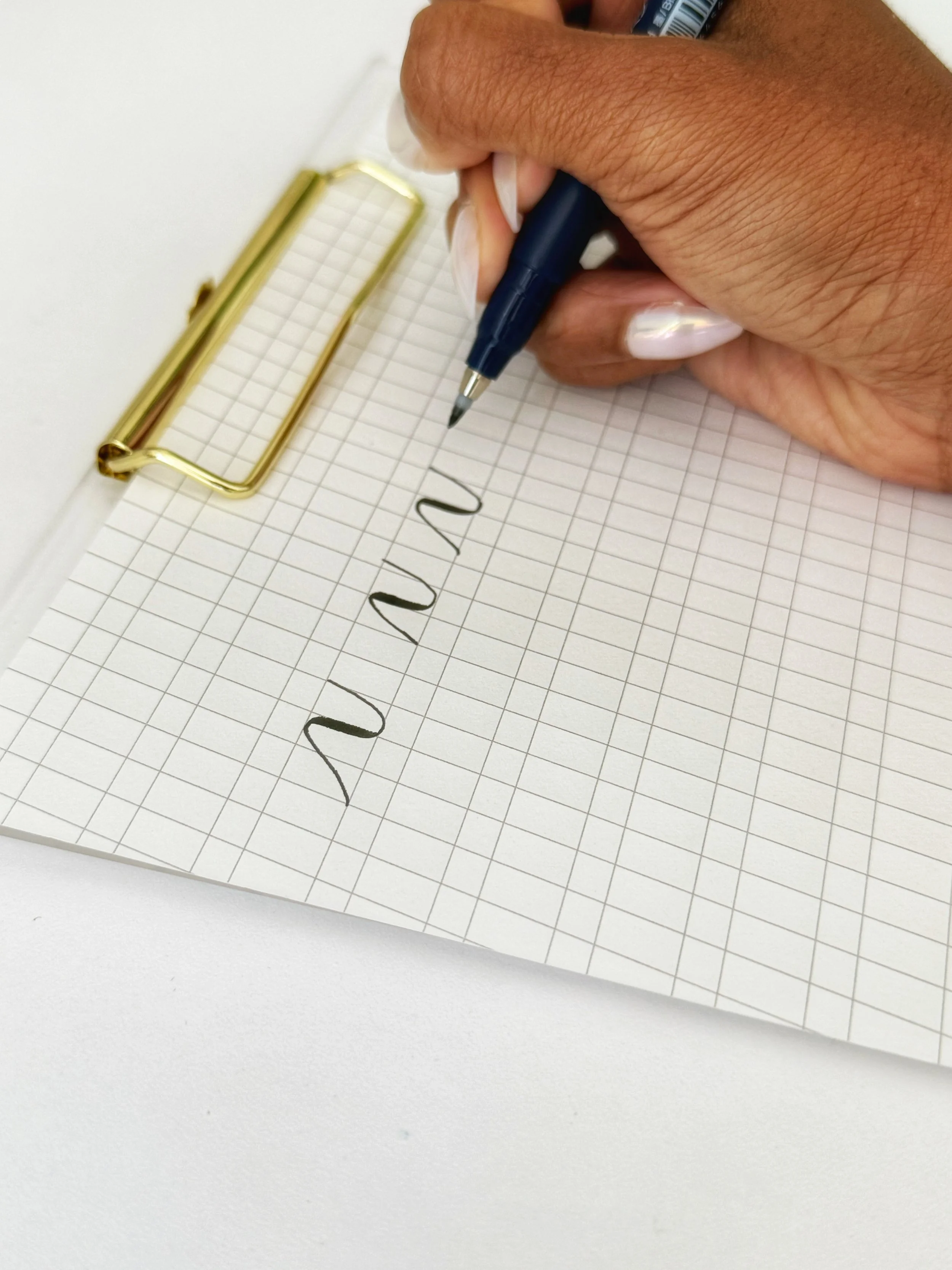 Everyday Lettering: A Step-by-Step Guide to Learning the Basic Calligraphy Strokes