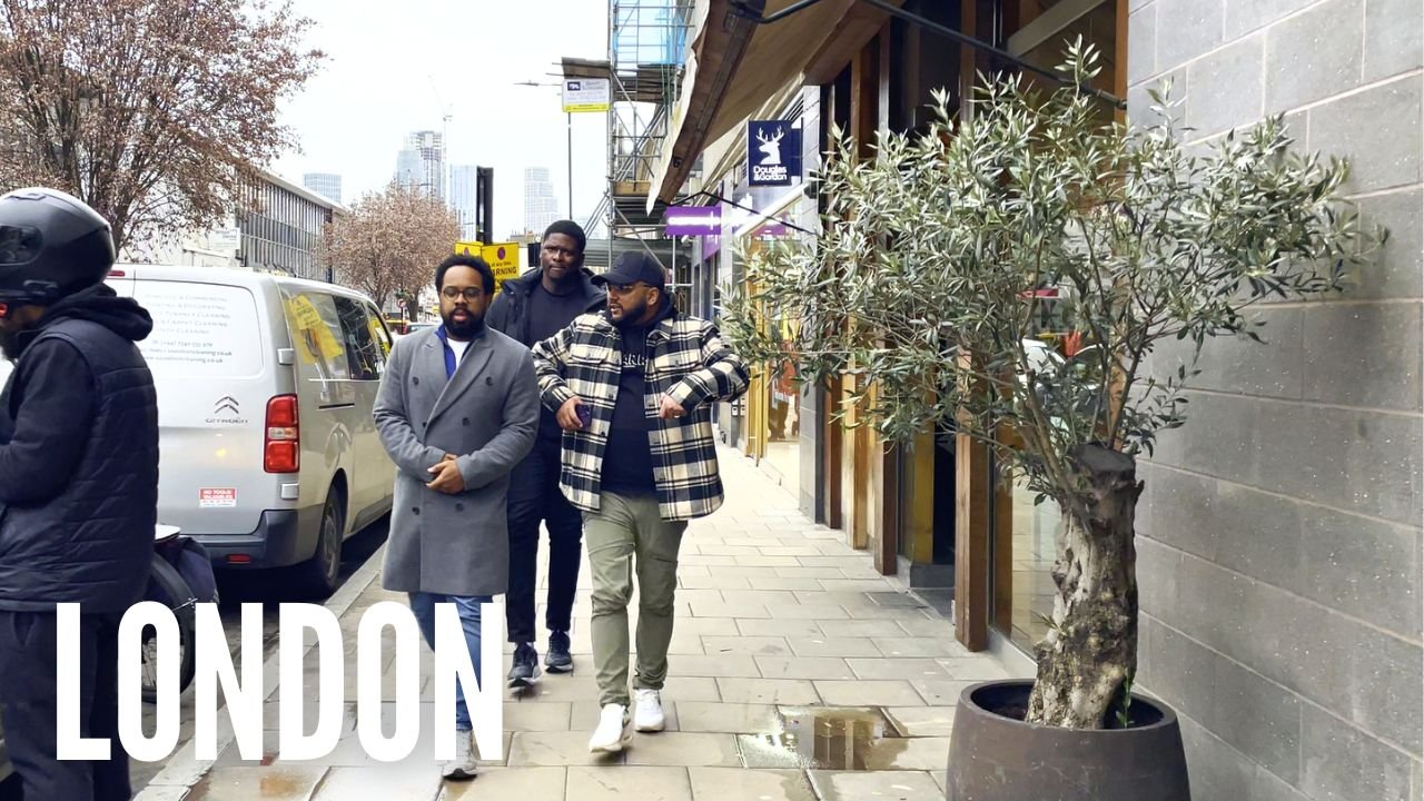 A Luxurious Walk from Knightsbridge to Victoria in London