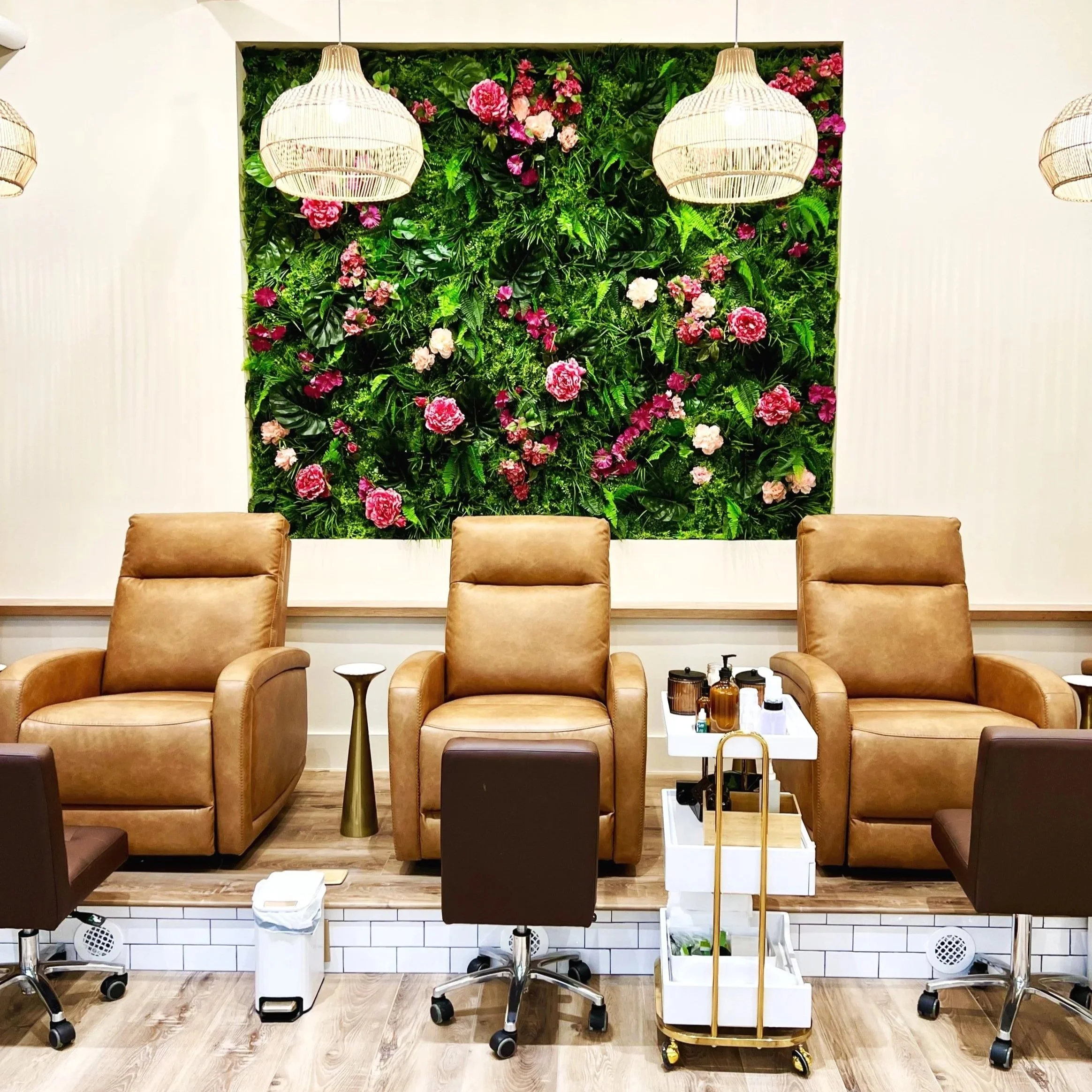 ☑ Waterless, Eco-Conscious Nail Care