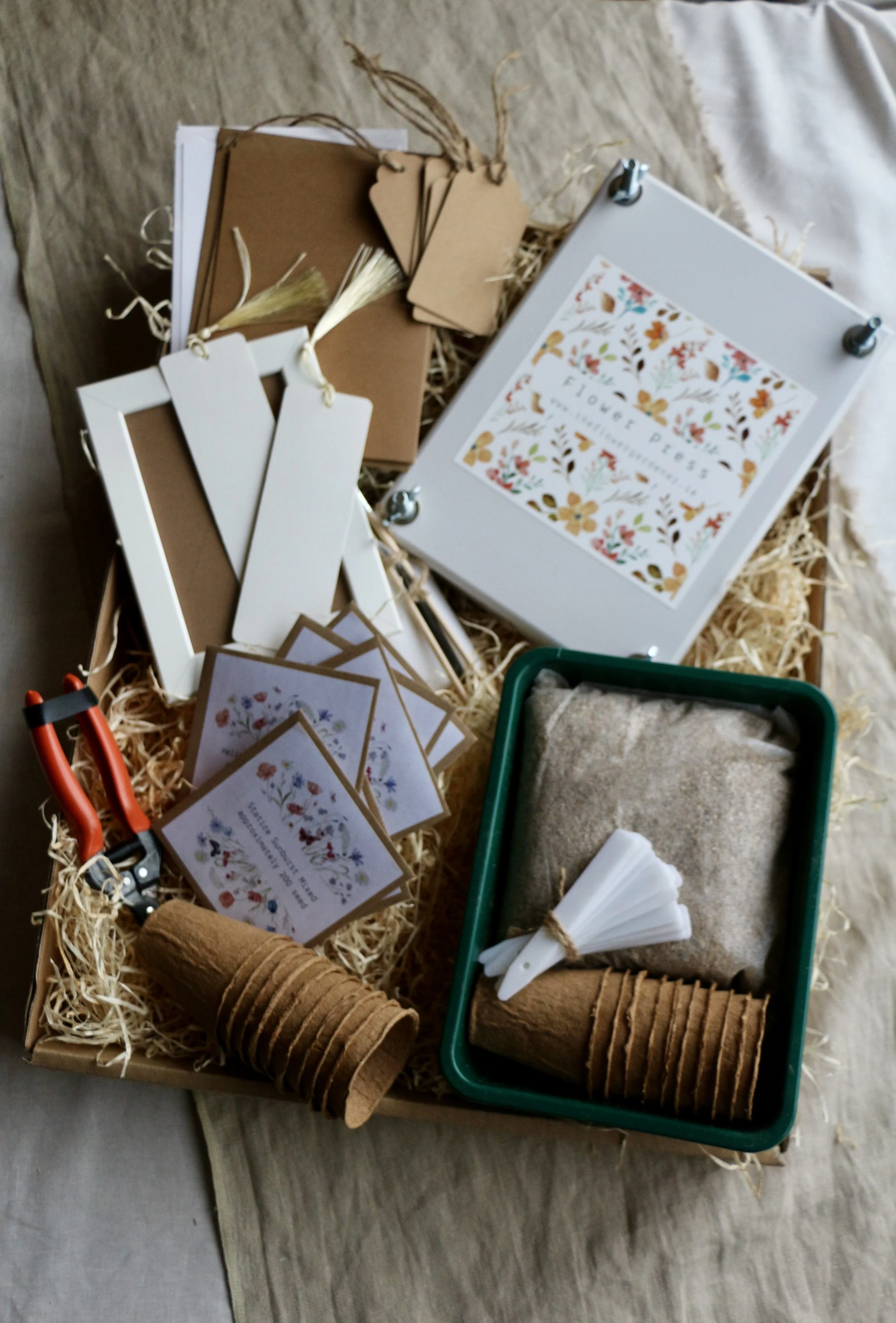 flower press and grow your own hamper