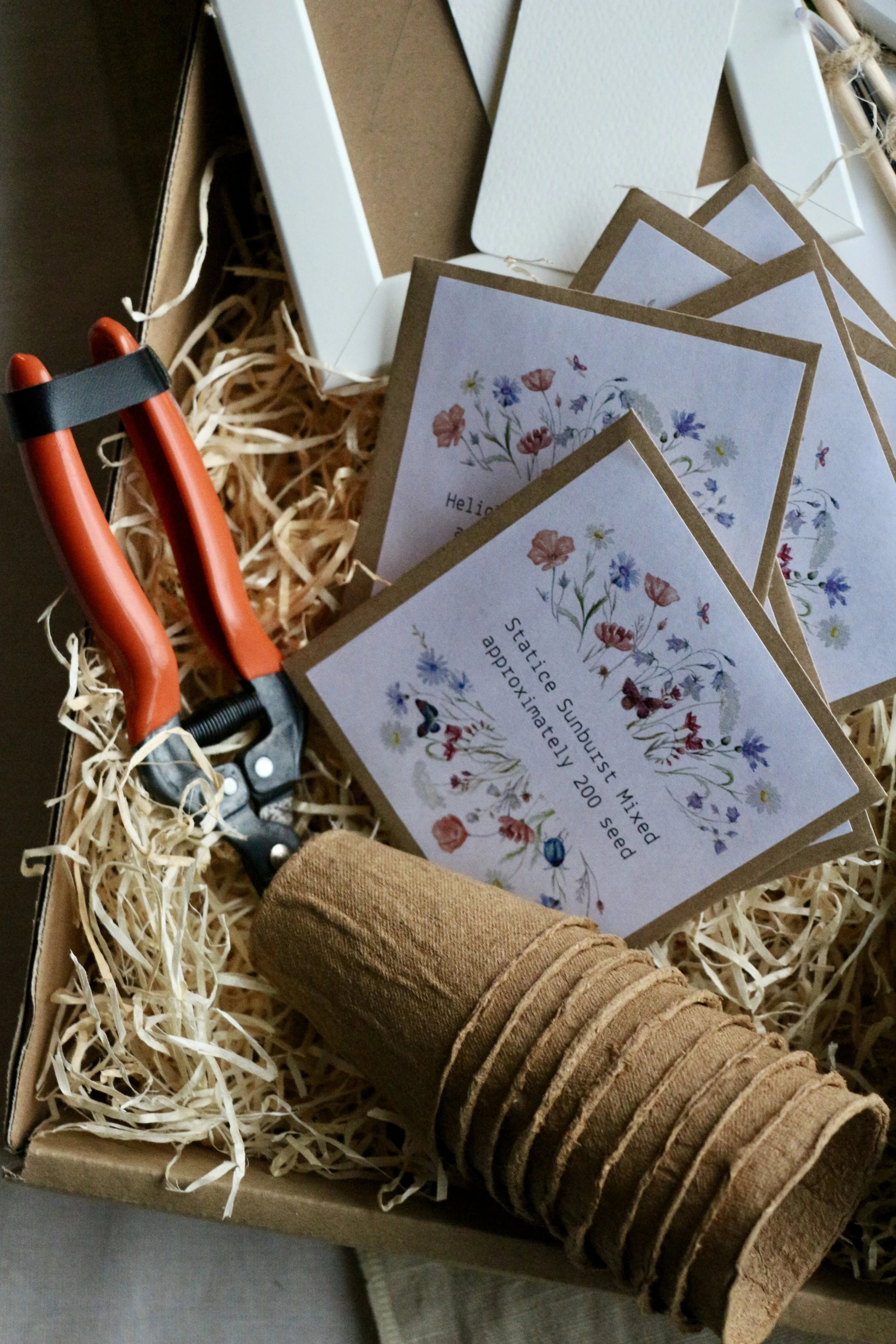 flower press and grow your own hamper