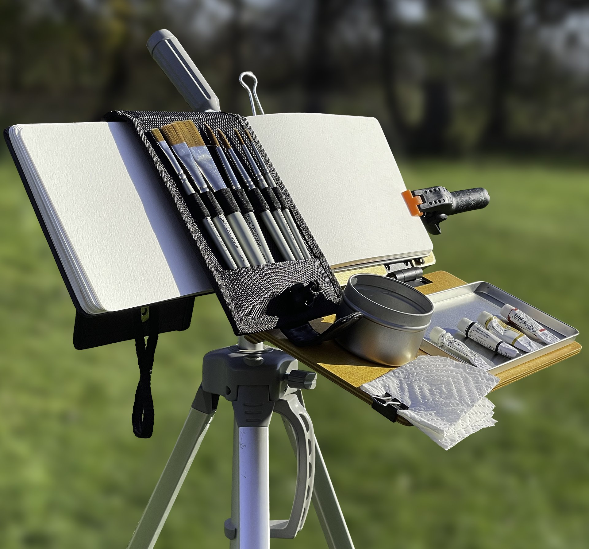 Ultraportable tripod easel palette for Urban Sketching  YouTube