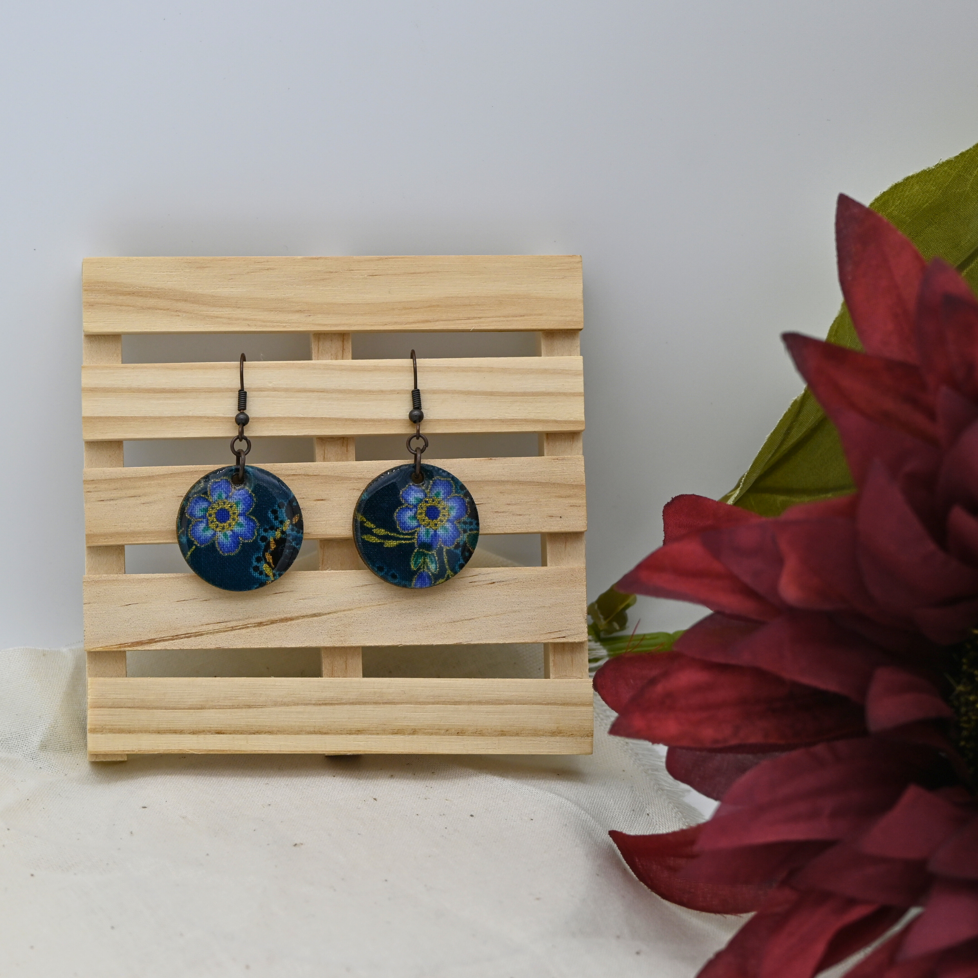 30 - Bluebells - Small Circles - Main.png