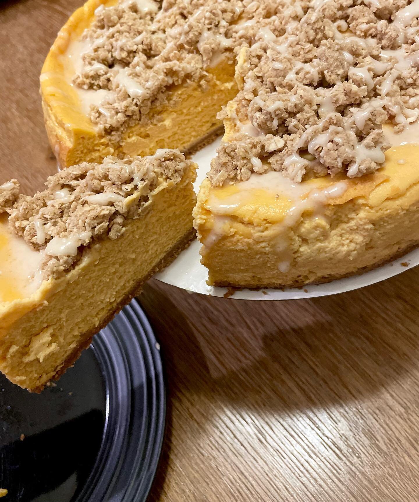 Sweet Potato Cheesecake topped with an oatmeal crumble and cinnamon glaze. This idea came to me in a vision and tasted like a dream, message me for yours today!

Check our website out at topknotartisanbakery.com

#tkab #topknot #homebakery #delicious
