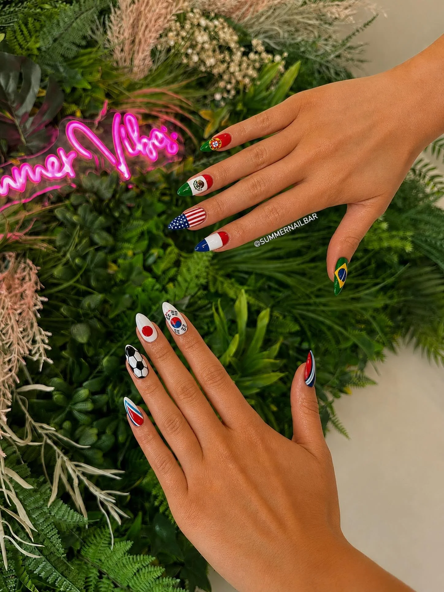⚽🌎 Excited for the World Cup and all the fun that comes with it! 💅✨

A little soccer-inspired nail art featuring some of our favorite teams.
.
.
.
.
.
.
.
#WorldCup2026
#WorldCupNails
#SoccerNails
#NailInspo
#MemphisNails