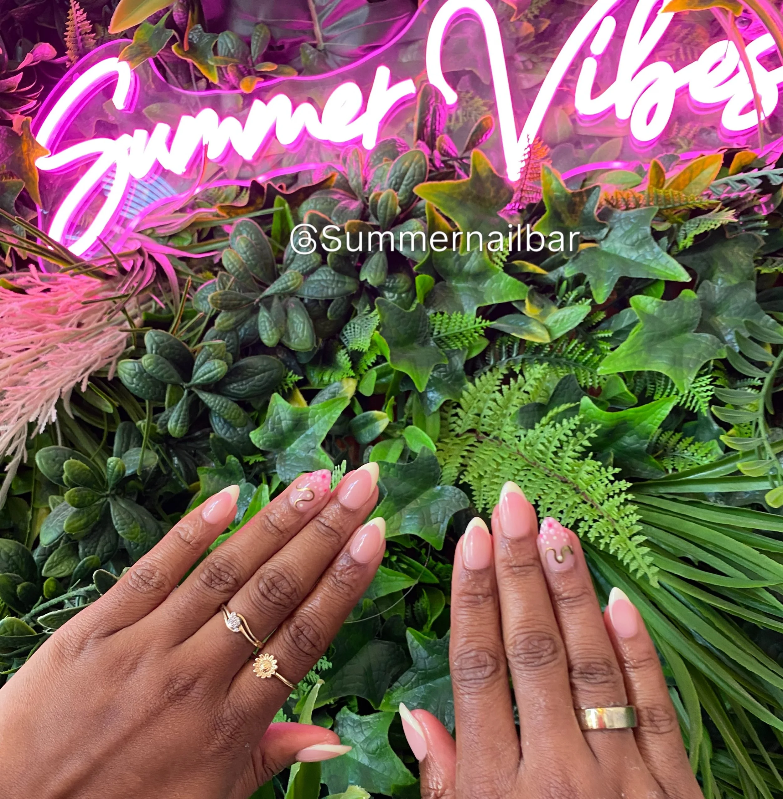 Butter yellow Frenchies 💛✨
A little sunshine on your fingertips! ☀️💅
.
.
.
.
.
.
.

.

#ButterYellowNails #FrenchTips #MemphisNails #MemphisNailTech #SummerNailBar