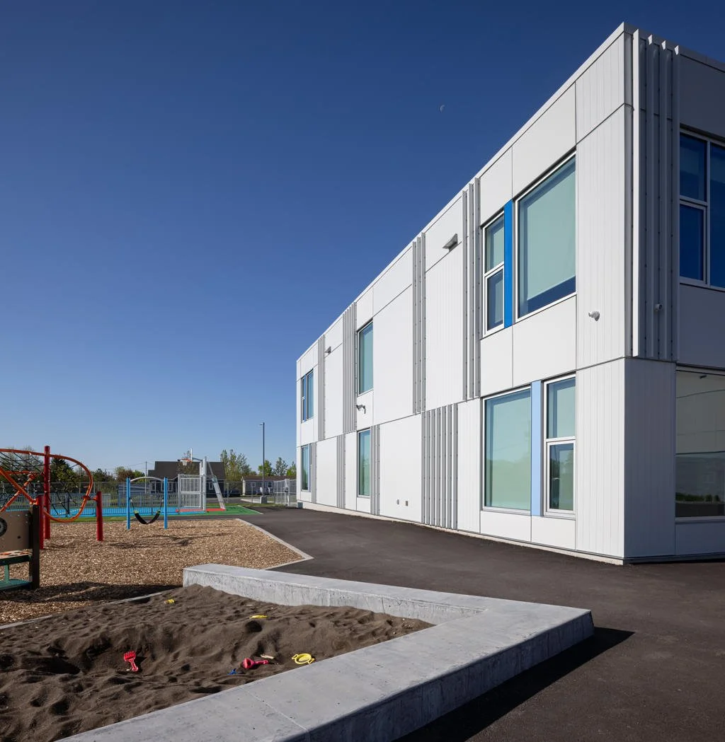 Ecole-New-Carlisle-EXT-StephaneGroleau-082_C-1024x1049.jpg