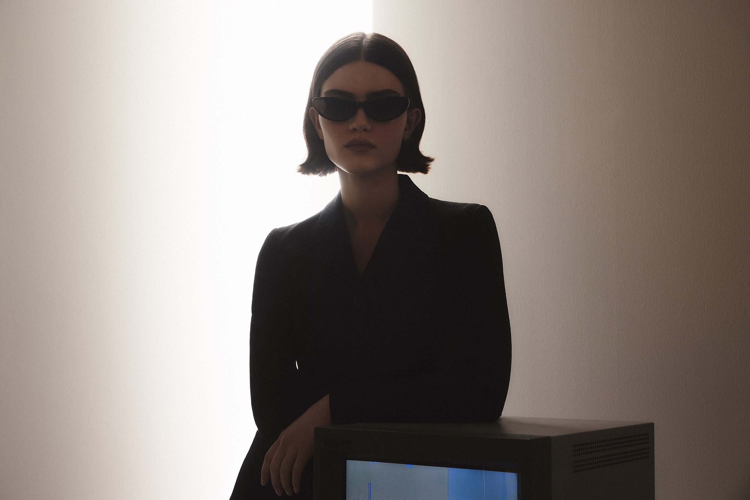 QUAY_GUIZIO_SLATE_BLACK_SMOKE_ANA-0442.jpeg