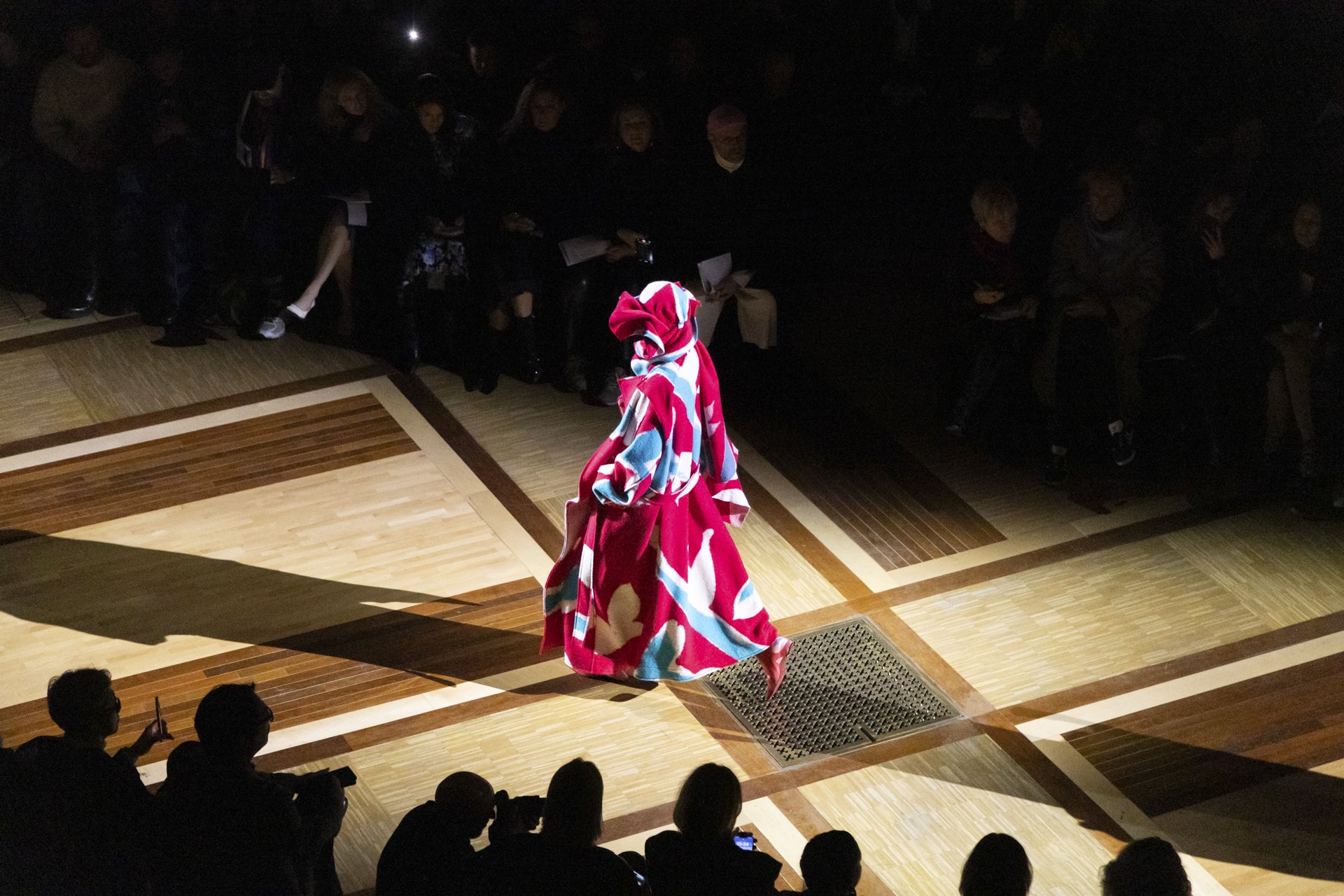 ISSEY MIYAKE_AW24_SHOW IMAGES_08_Low.jpg